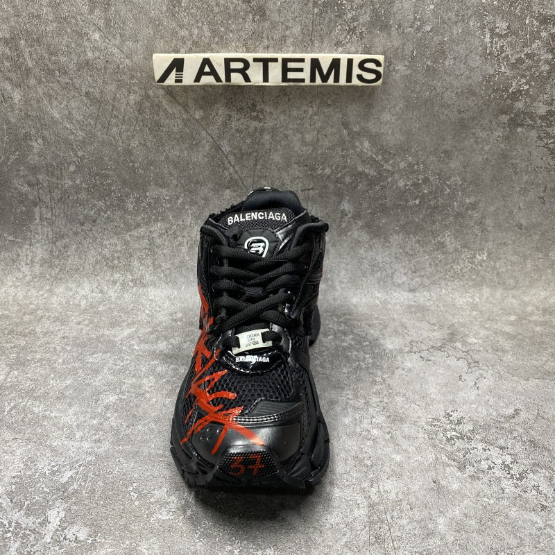 Balenciga Graffiti Runner Sneaker In Black
