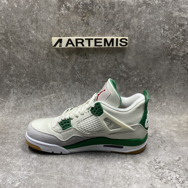 Air Jordan 4 Retro SB Pine Green
