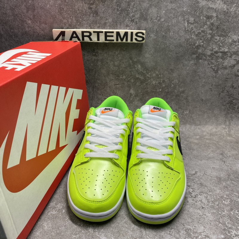 Nike Dunk Low SE Glow In The Dark