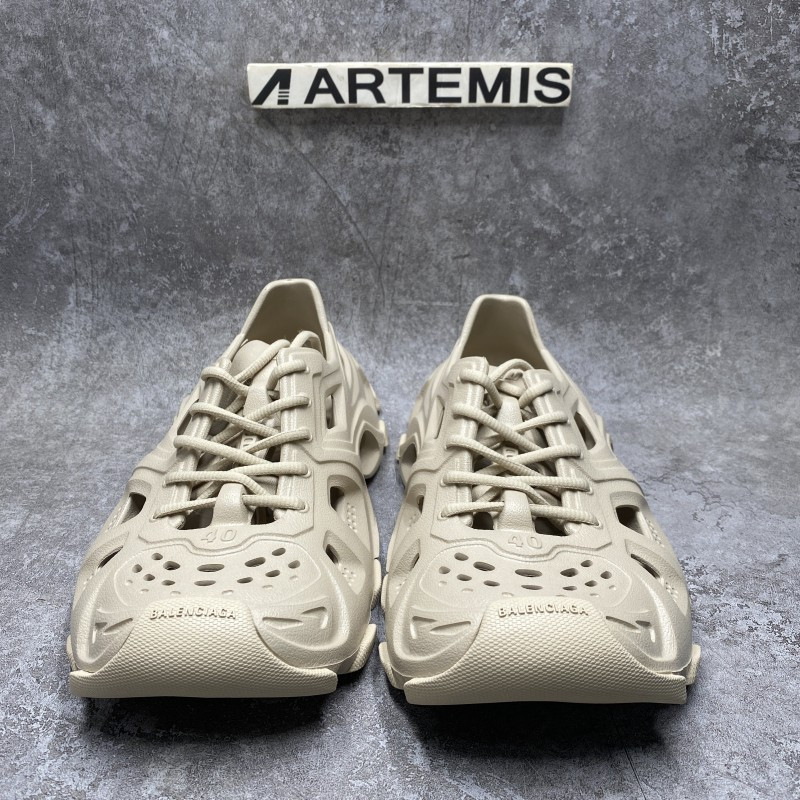 Balenciga HD Lace-Up Sneaker in beige