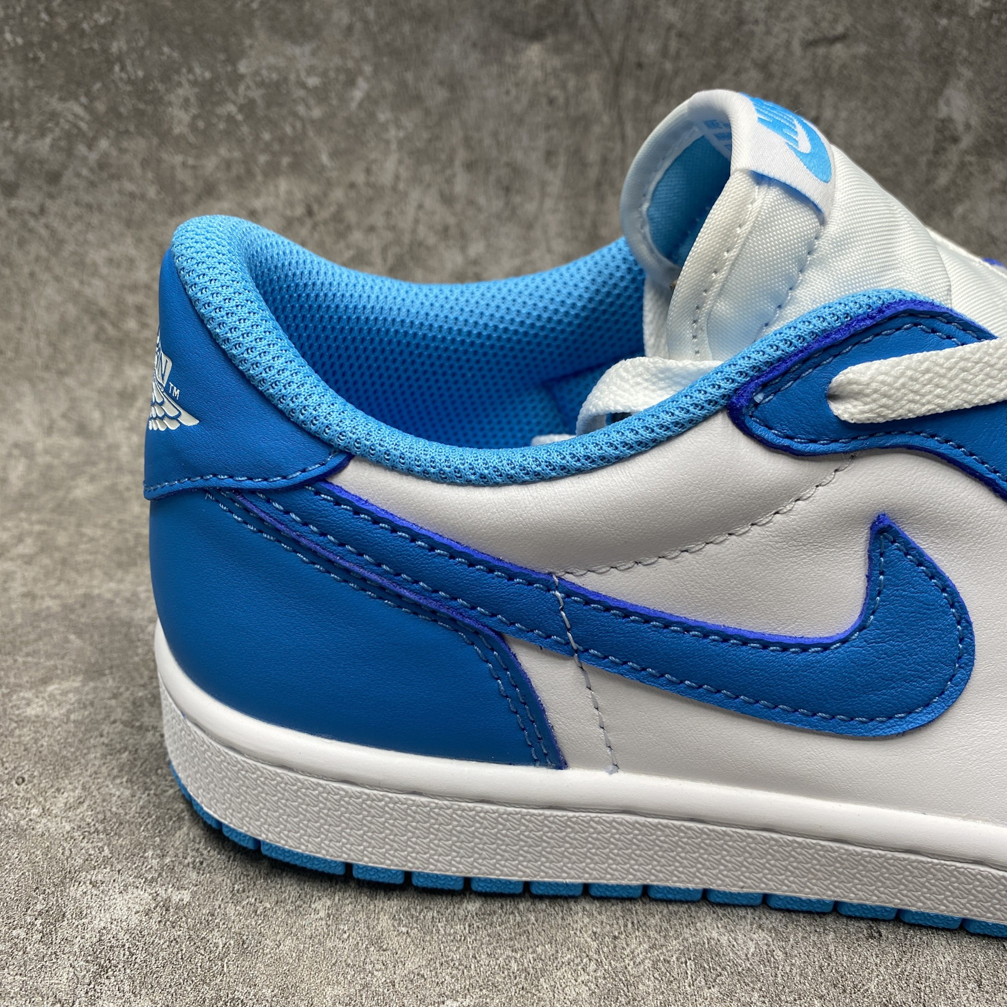 Air Jordan 1 Low SB UNC