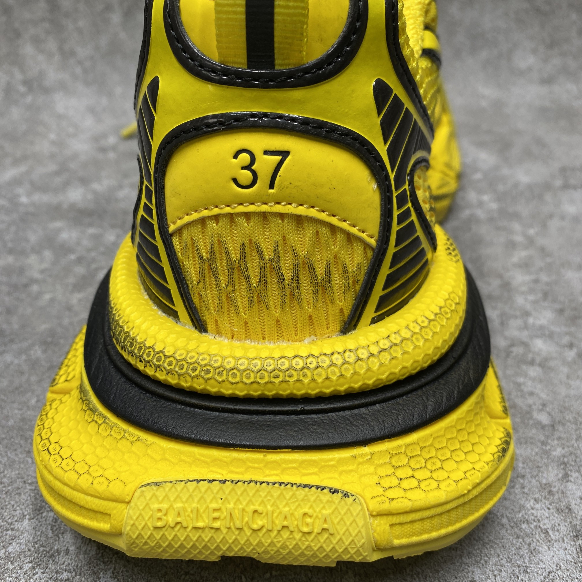 Balenciga 3XL Sneaker Worn Out Yellow Black