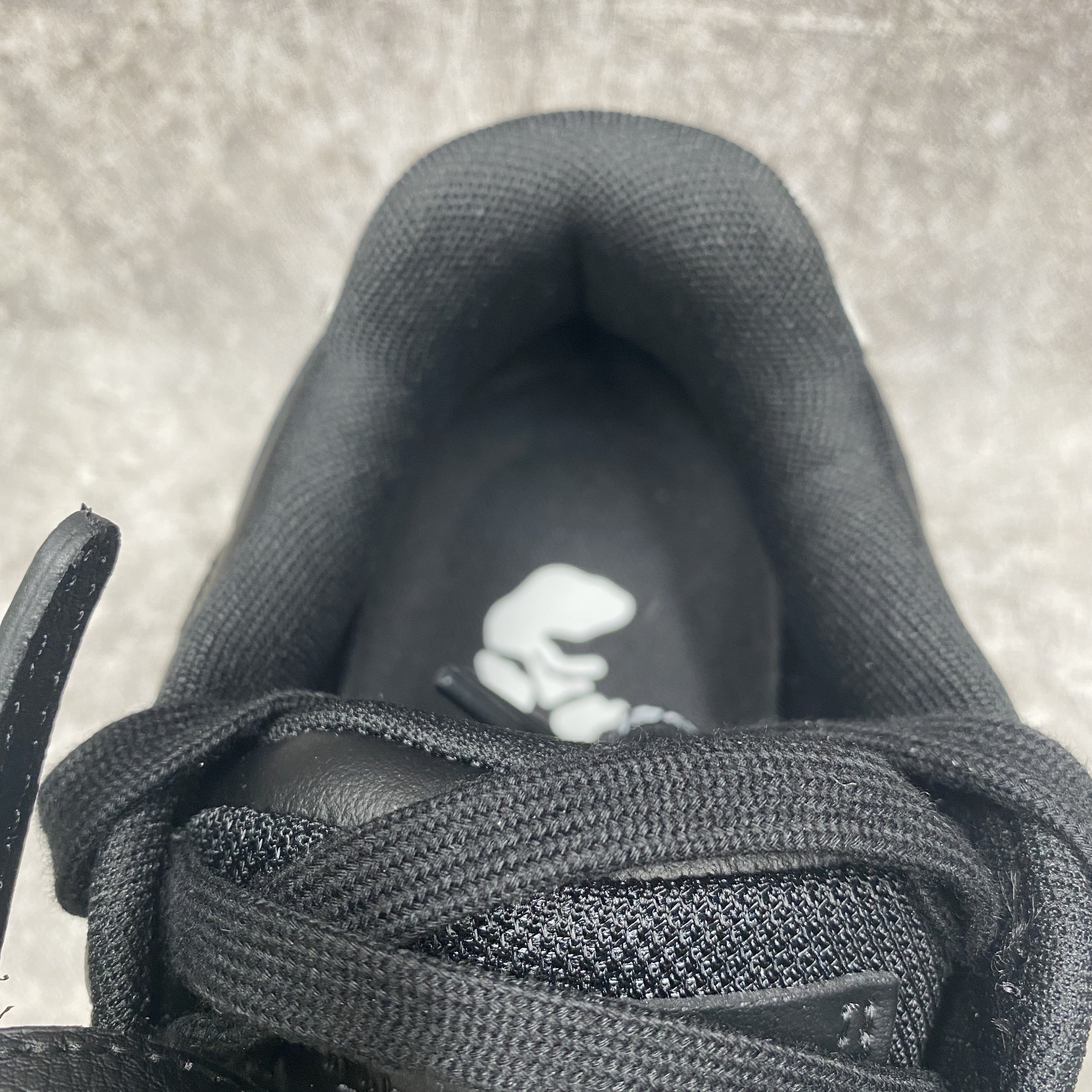 OFF-WHITE Out Of Office Black and White