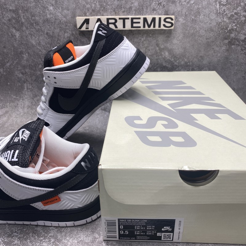 Nike SB Dunk Low TIGHTBOOTH