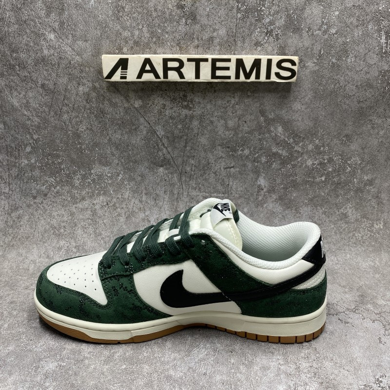 Nike Dunk Low Green Snake