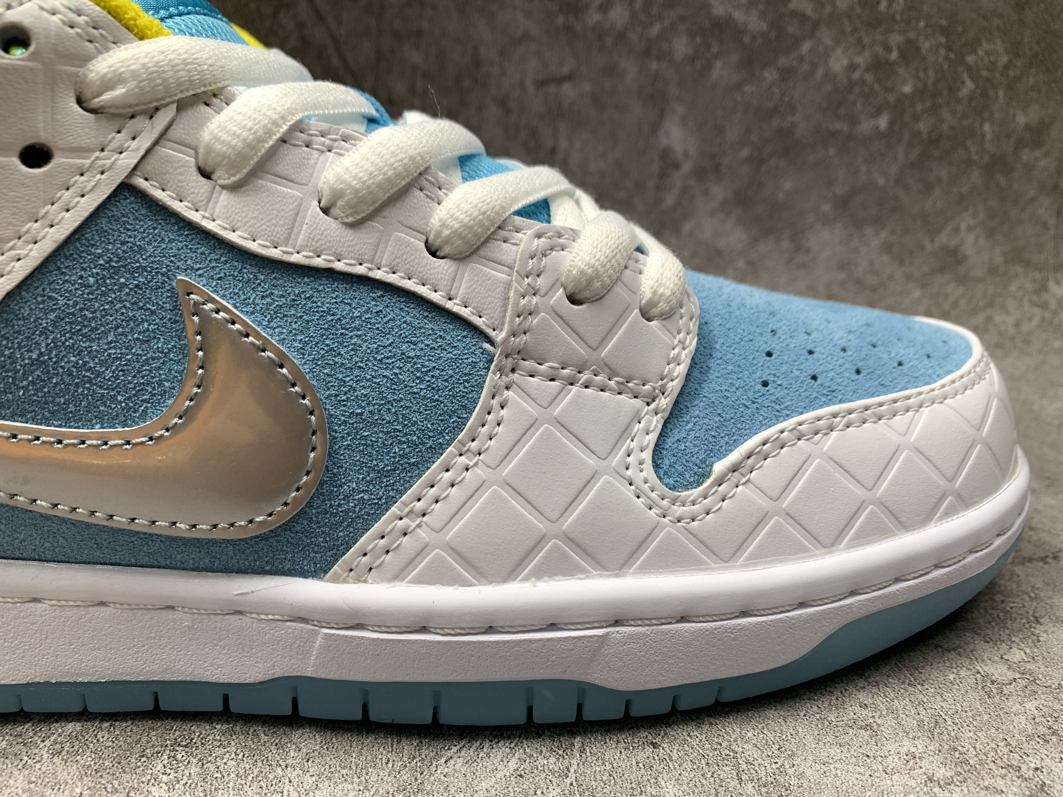 Nike SB Dunk Low FTC Lagoon Pulse