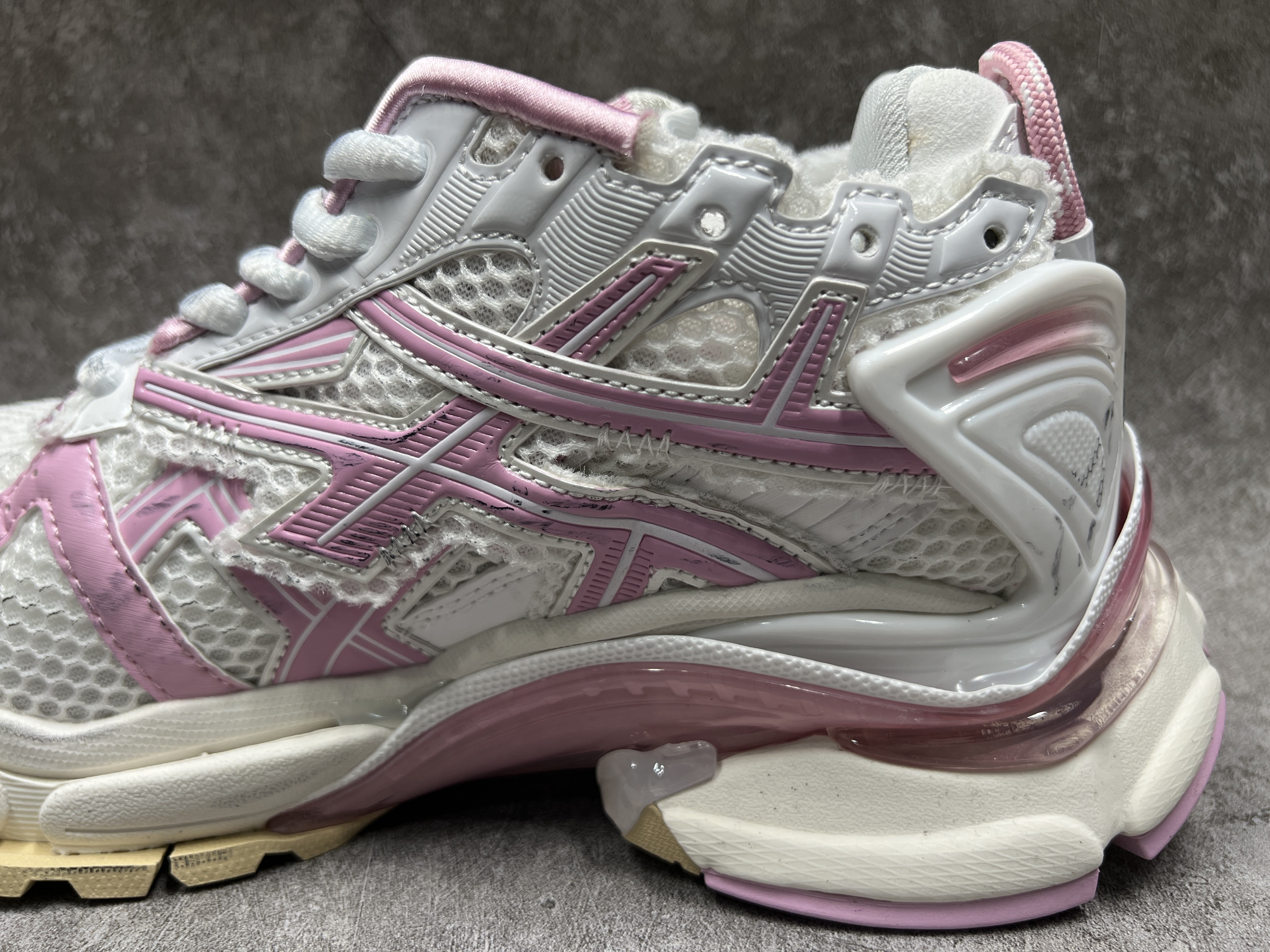 Balenciga Runner Sneaker Pink