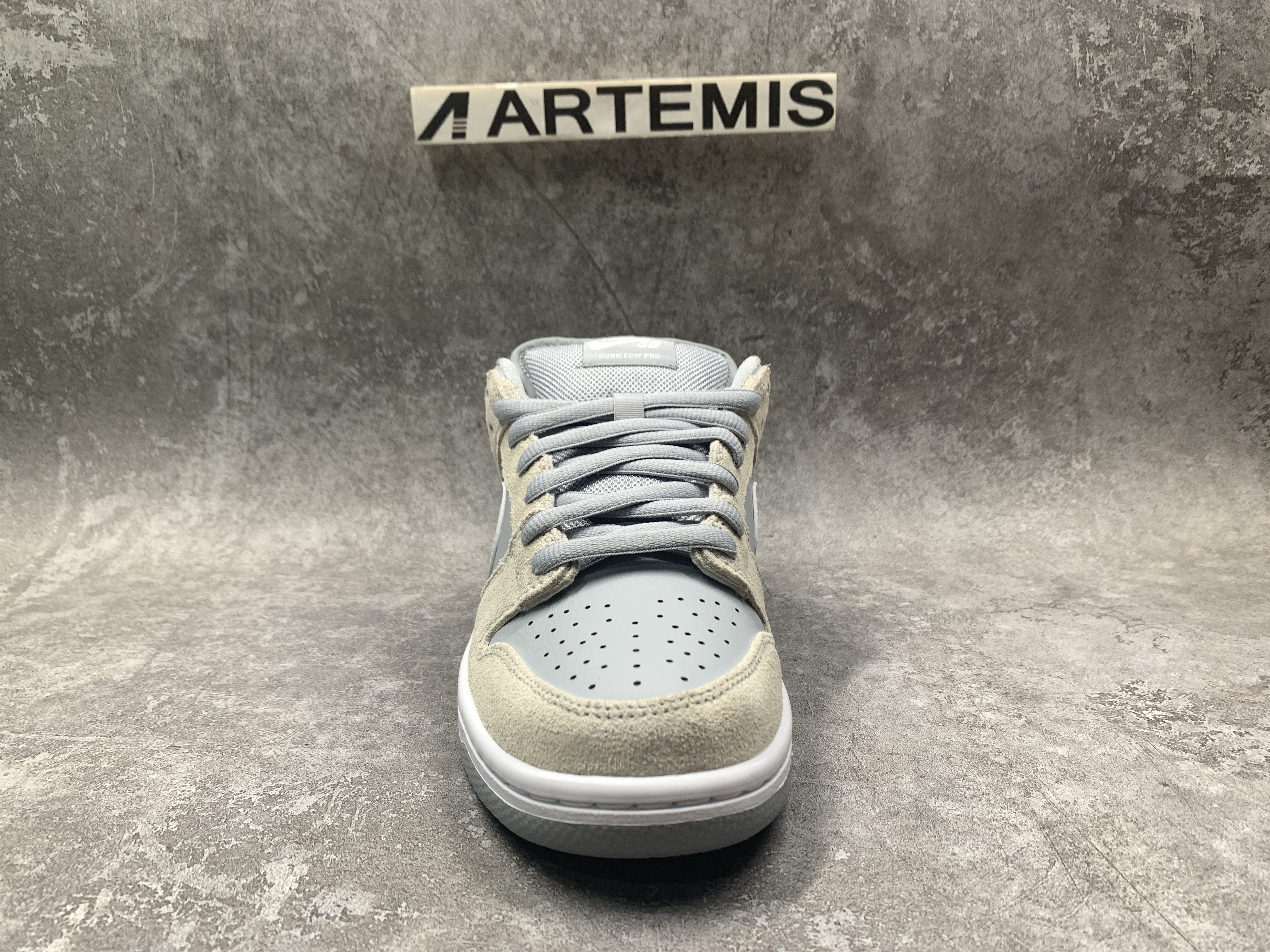Nike SB Dunk Low Summit White Wolf Grey