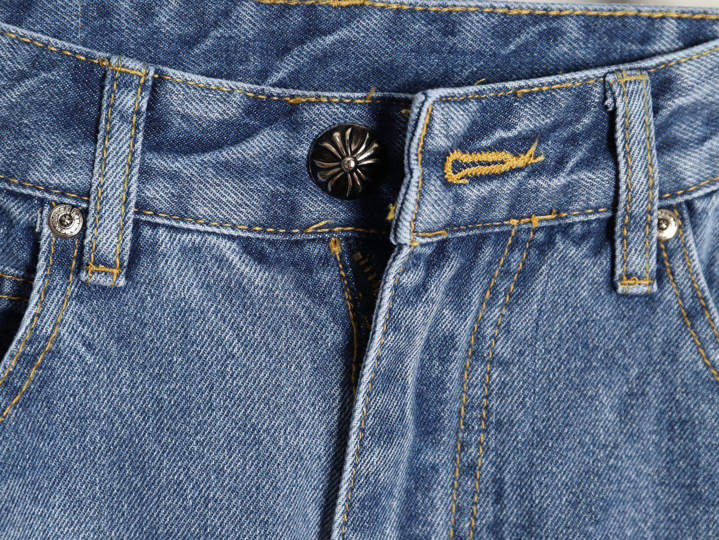 Ch**me He**ts jeans
