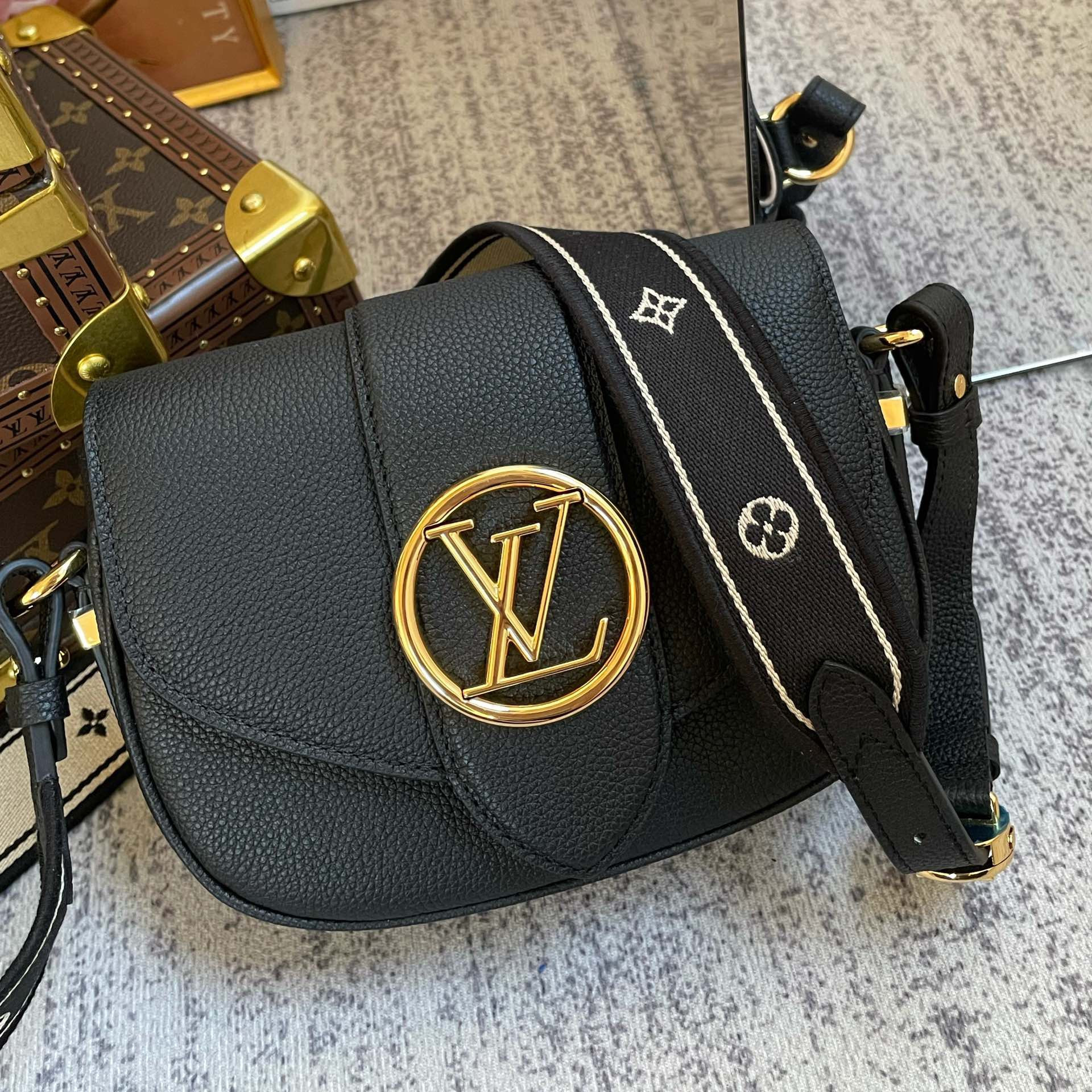 LV PONT 9 SOFT PM M58727