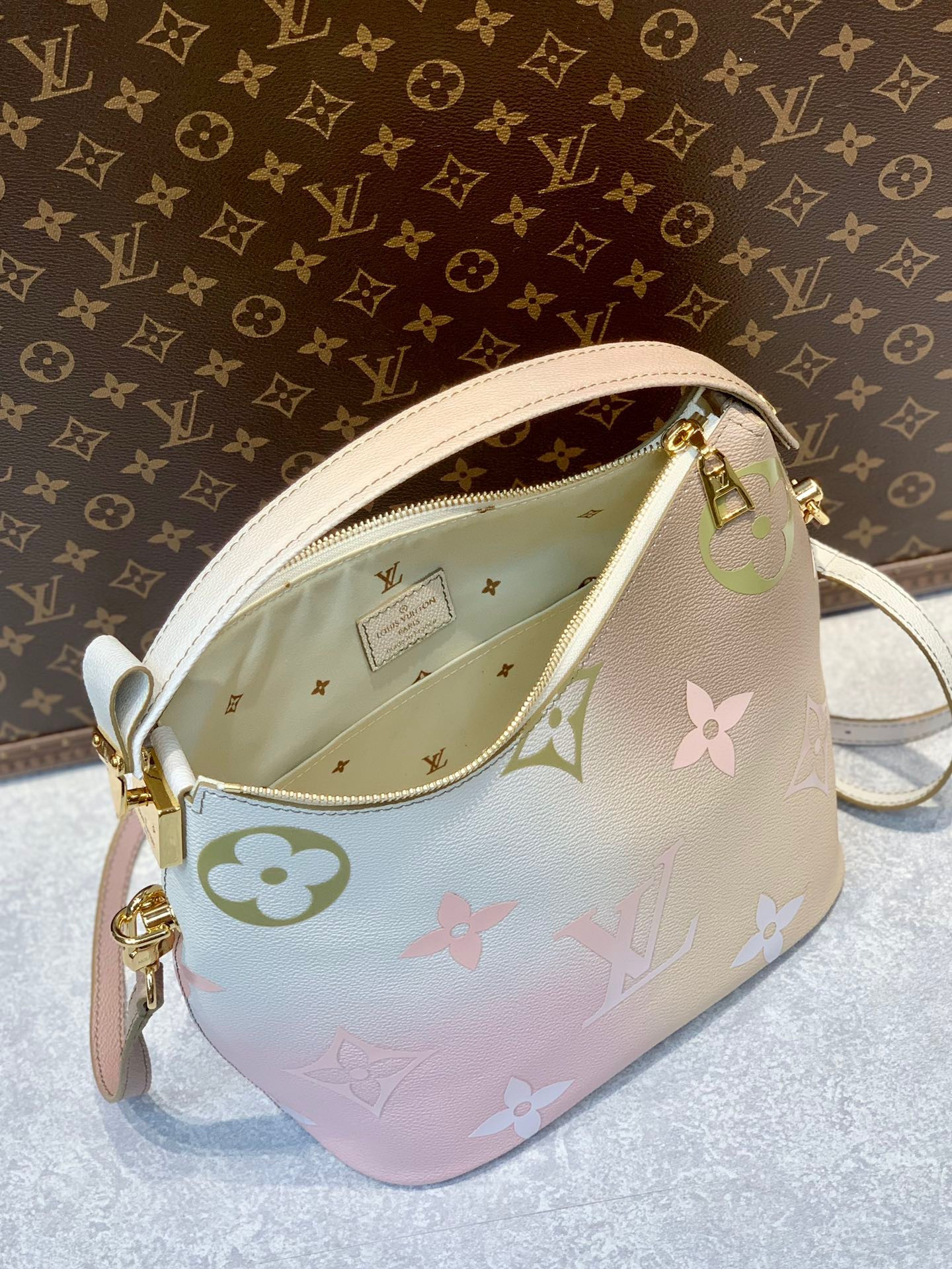 LV MARSHMALLOW M59861