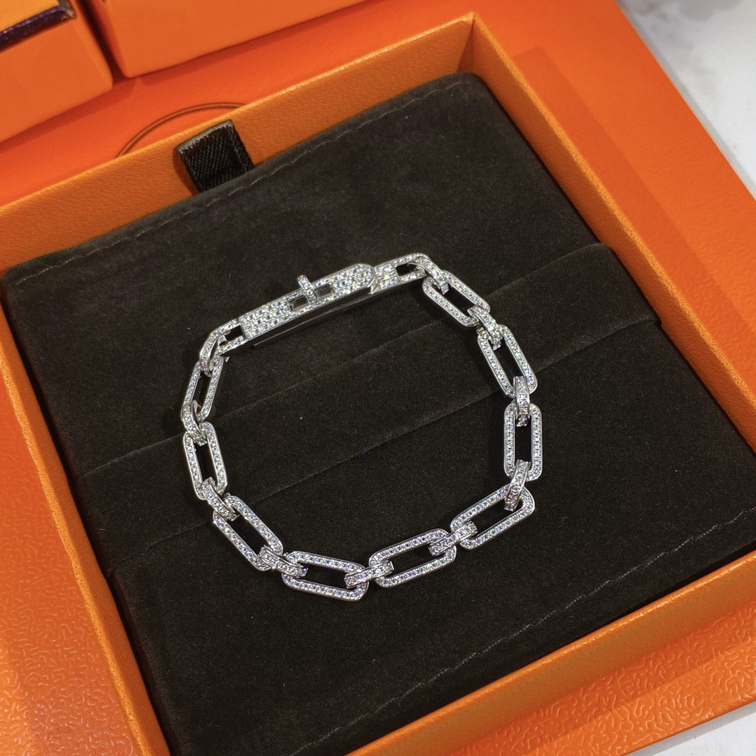 H**me5 fully di*m*nd-encrusted kelly bracelet
