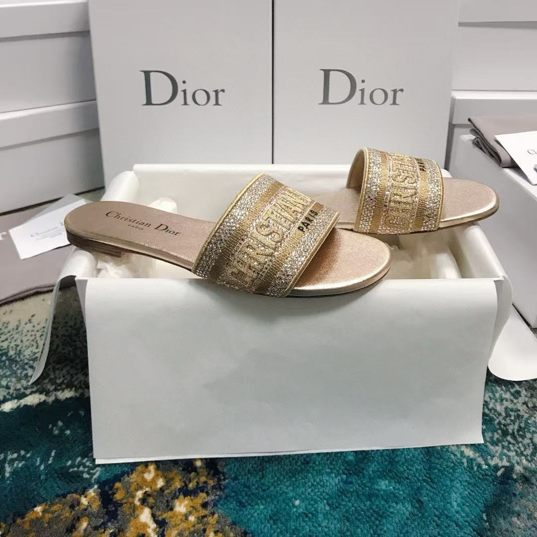 ua D*or dway slide