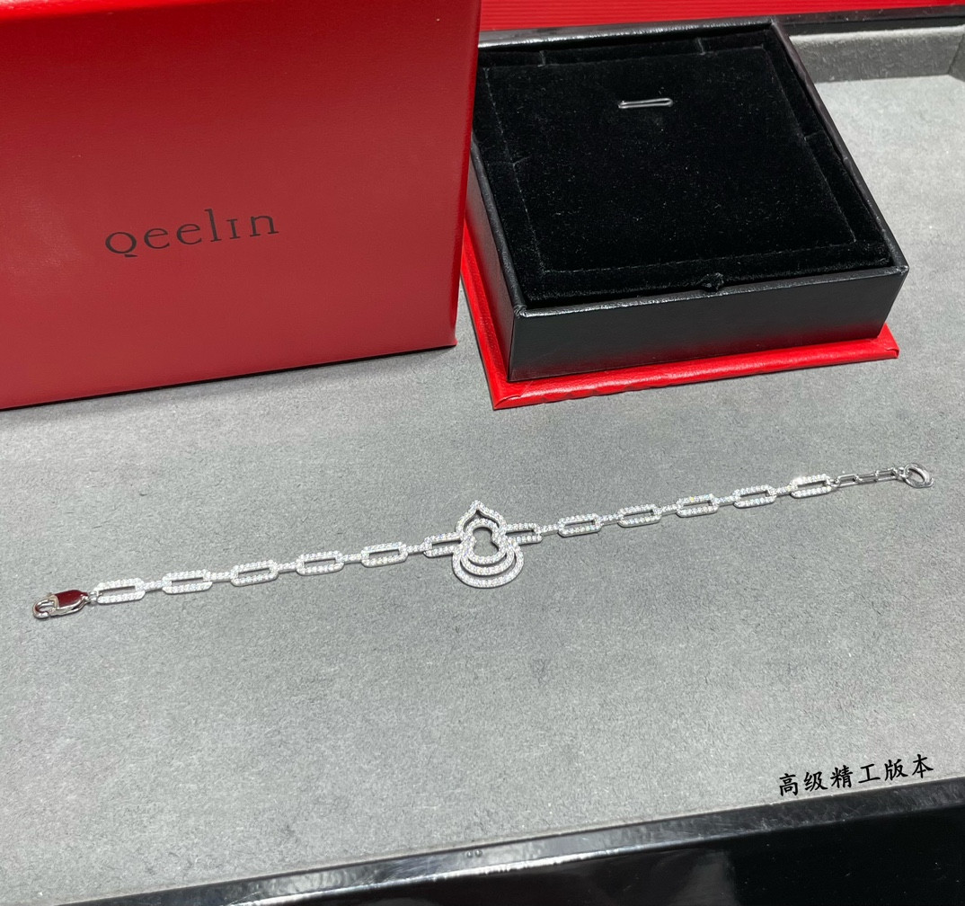 Qeelin Triple Loop Gourd Bracelet