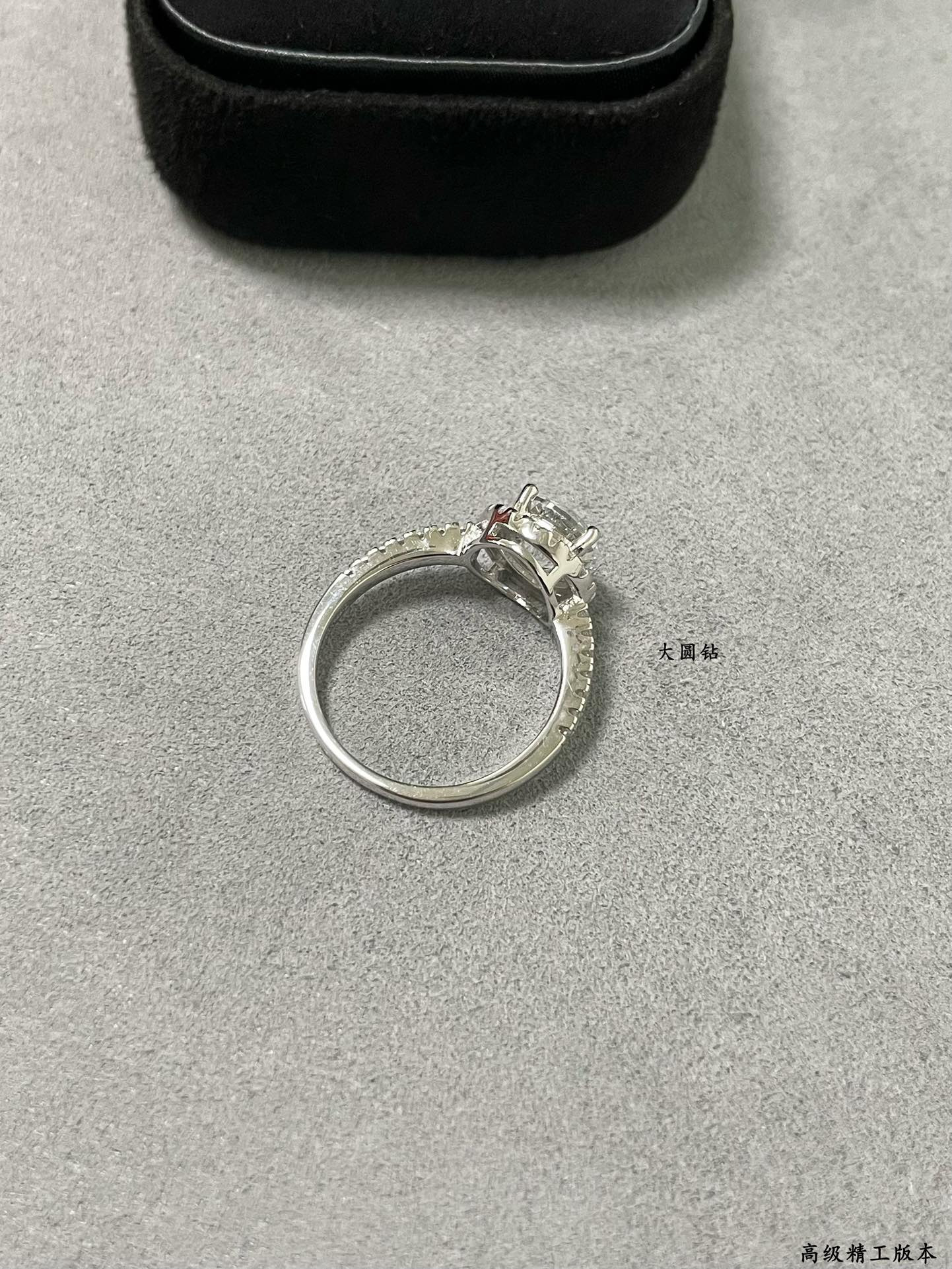 t*f*ny & co. solitaire round brilliant Di*m*nd ring ag925