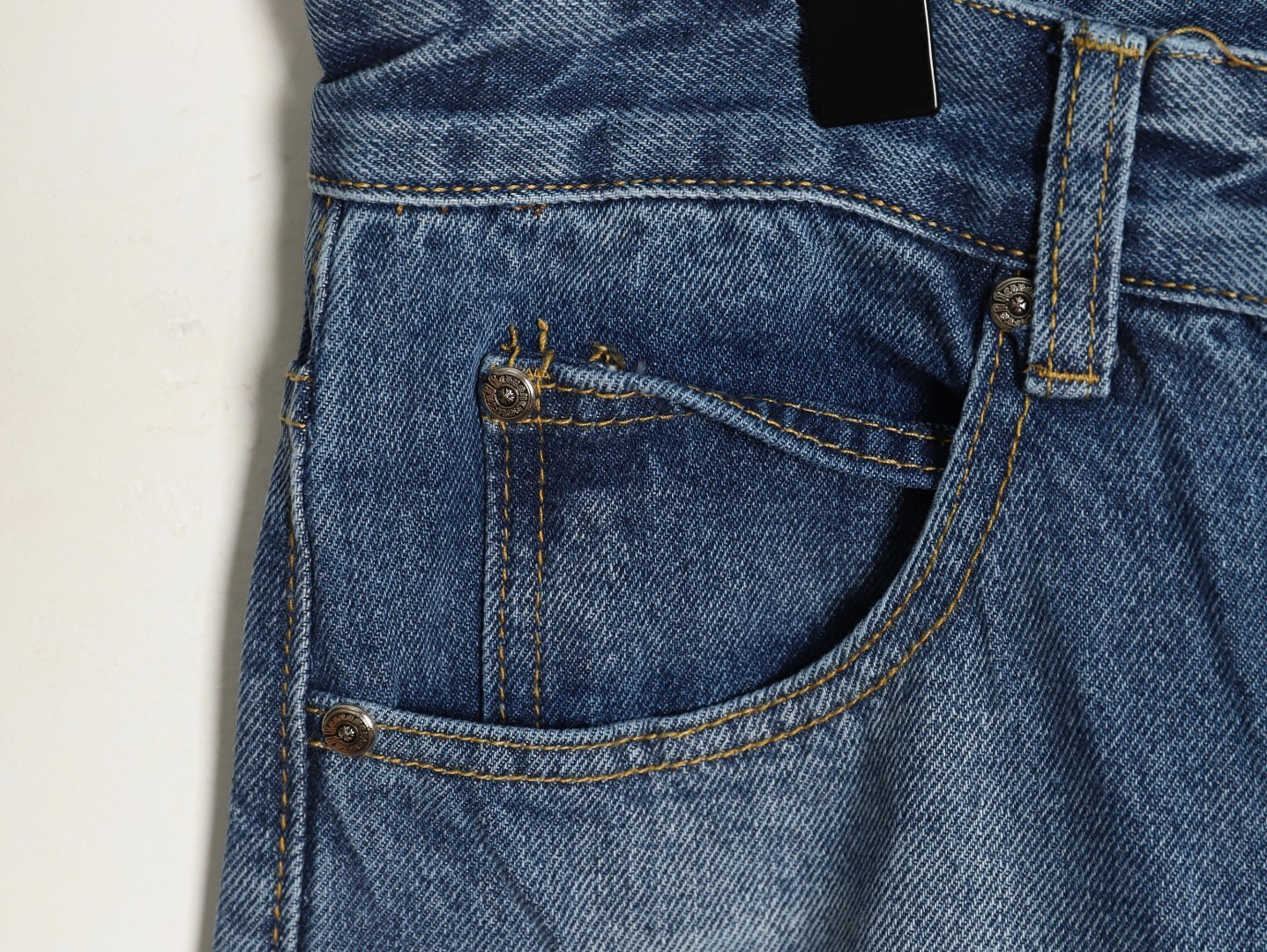 Ch**me He**ts jeans