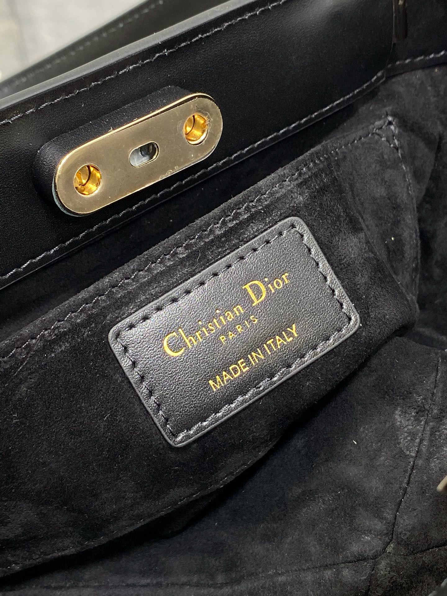 ch**an D*or small D*or key bag 8.5x5x4.5 in