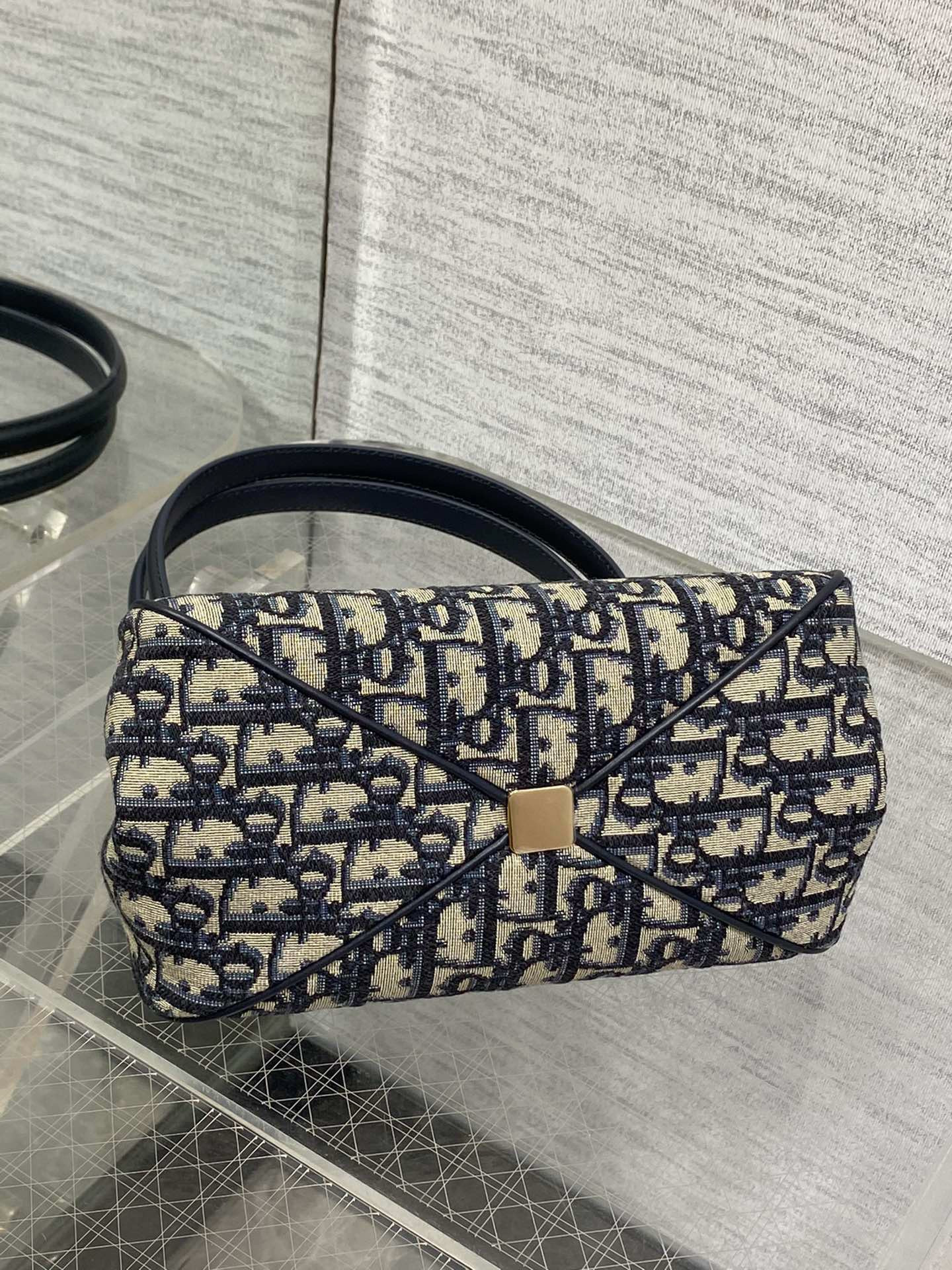 ch**an D*or small D*or key bag 8.5x5x4.5 in