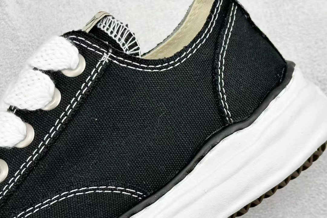 ua Ma*s*n mihara yasuhiro peterson low canvas black