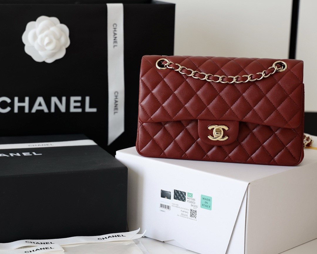Ch*el classic handbag in grained litchi pattern calfskin & gold-tone metal 15.5 × 25.5 × 6.5 cm