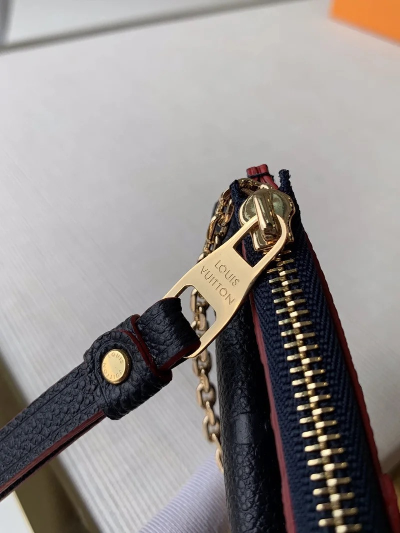 LV CARD HOLDER RECTO VERSO M69420