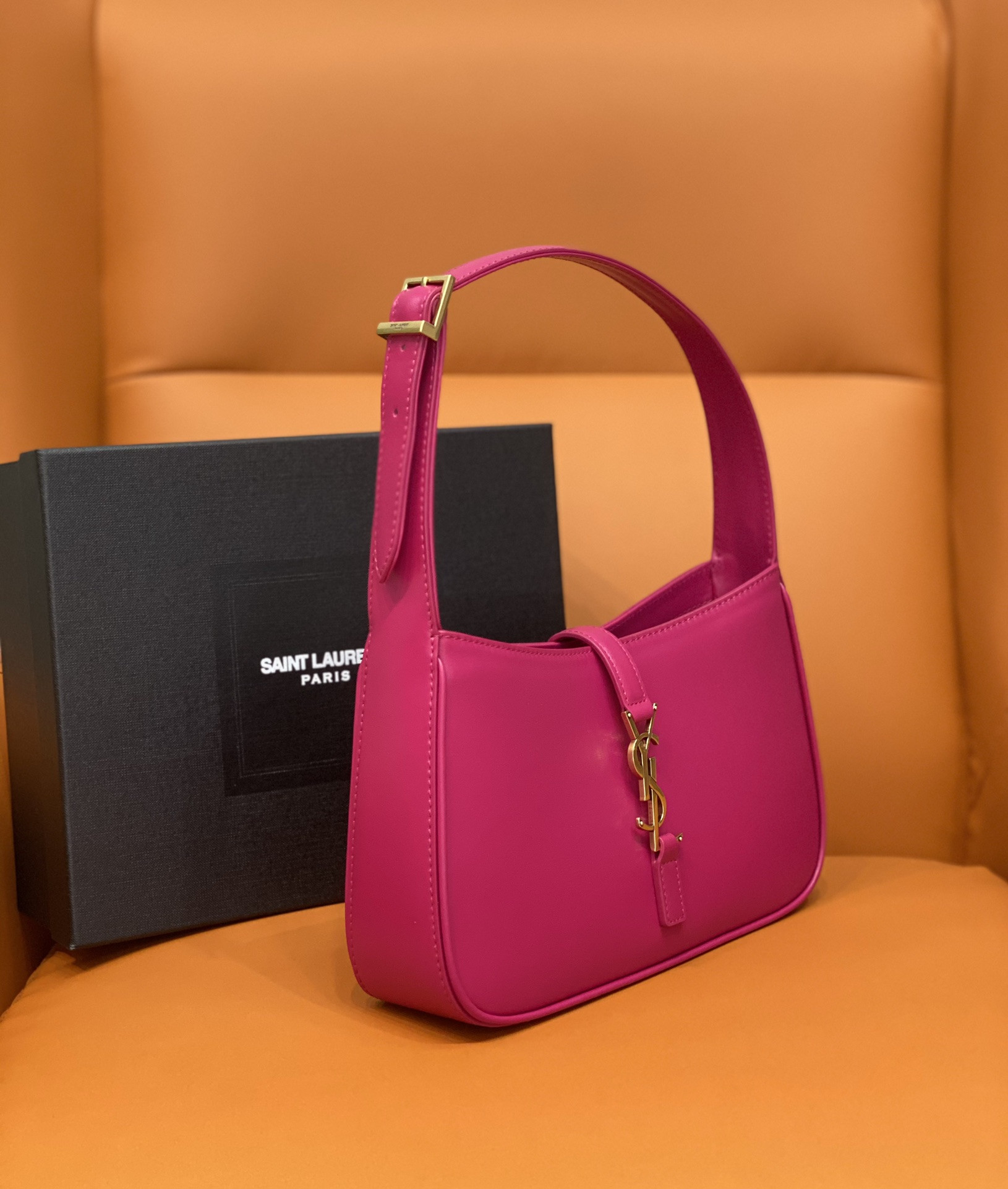 Y*L le 5 À 7 in smooth leather blanc pink 23 x 16 x 6.5 cm