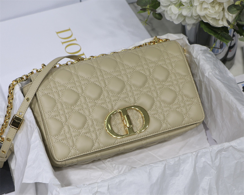 large d*or caro bag beige S*pple cannage calfskin 29 x 18 x 10 cm