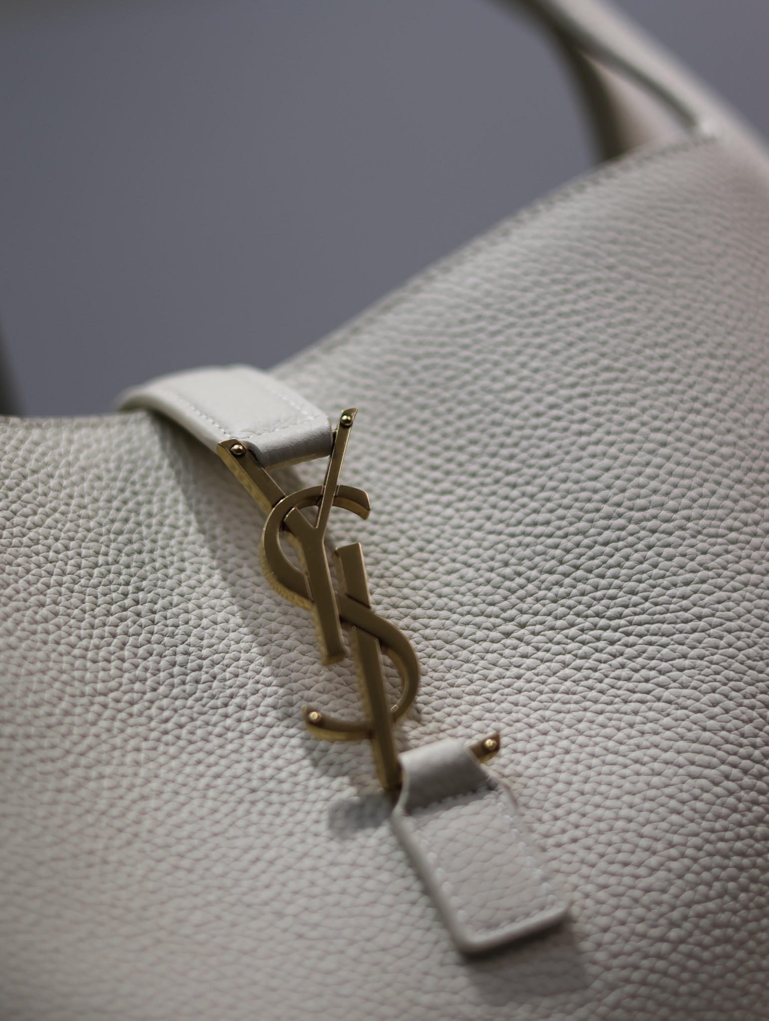 Y*L bea in grained leather white