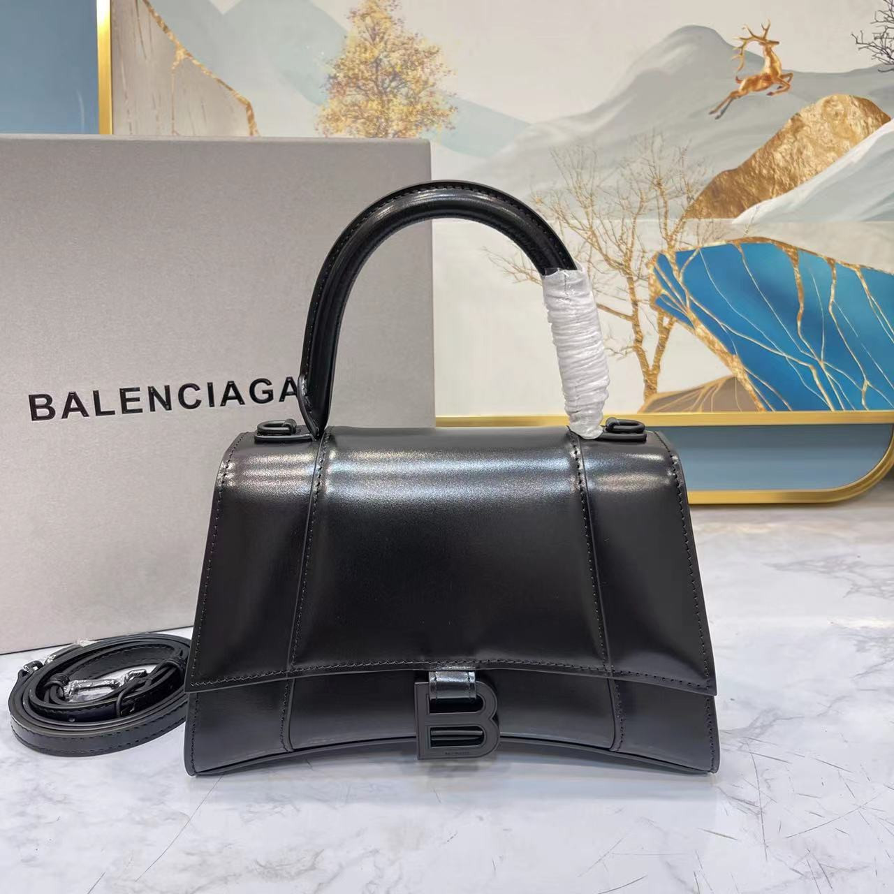 Ba*len*cia*ga women's hourglass small handbag in shiny box l9 x h5,5 x w3,9 inch