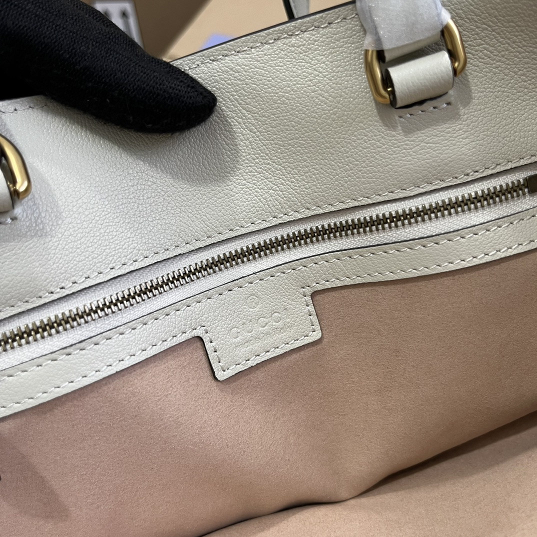 G*u*i diana medium tote bag white 31w x 27h x 15d cm
