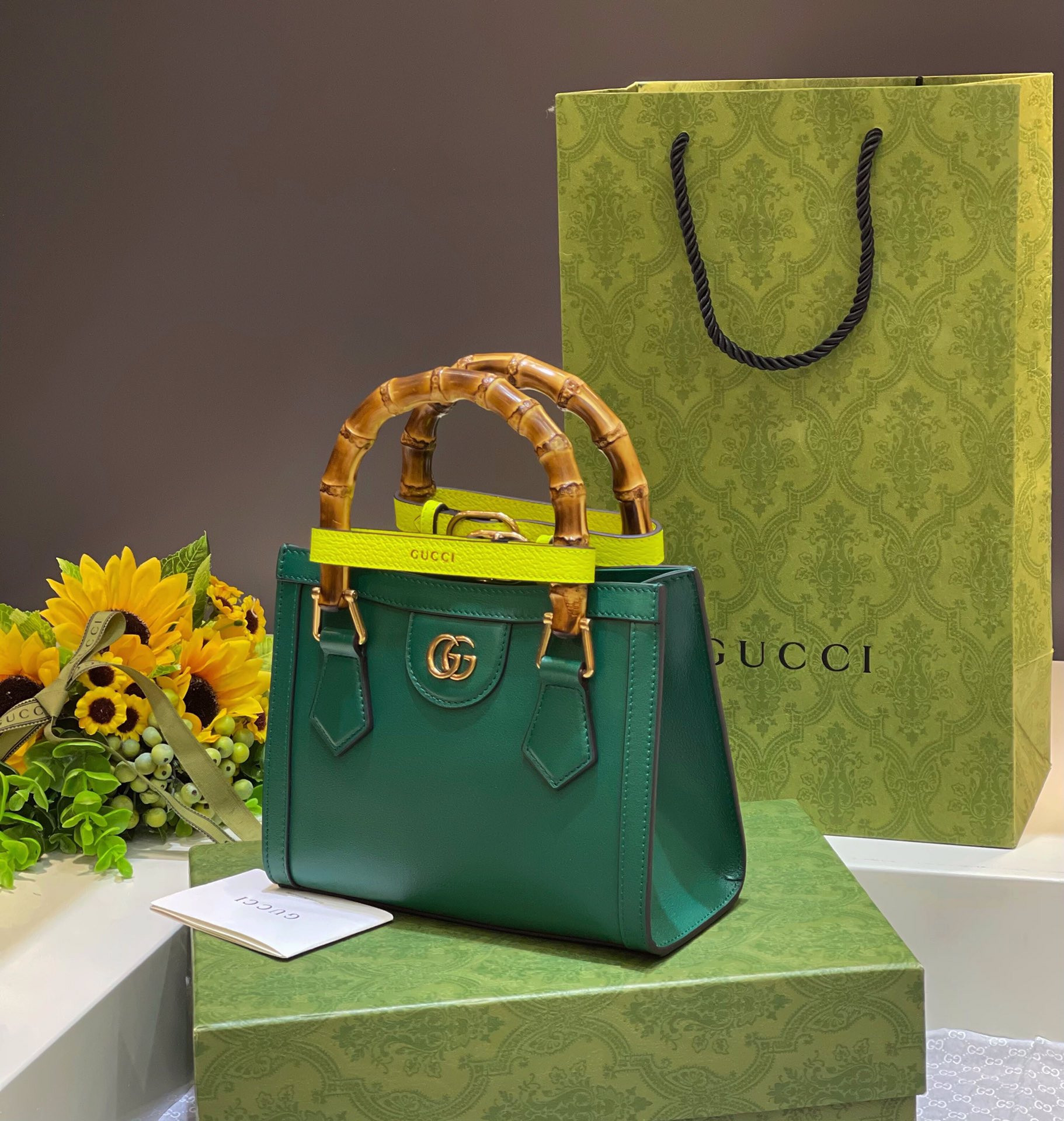 G*u*i diana mini tote bag green 20w x 16h x 10d cm