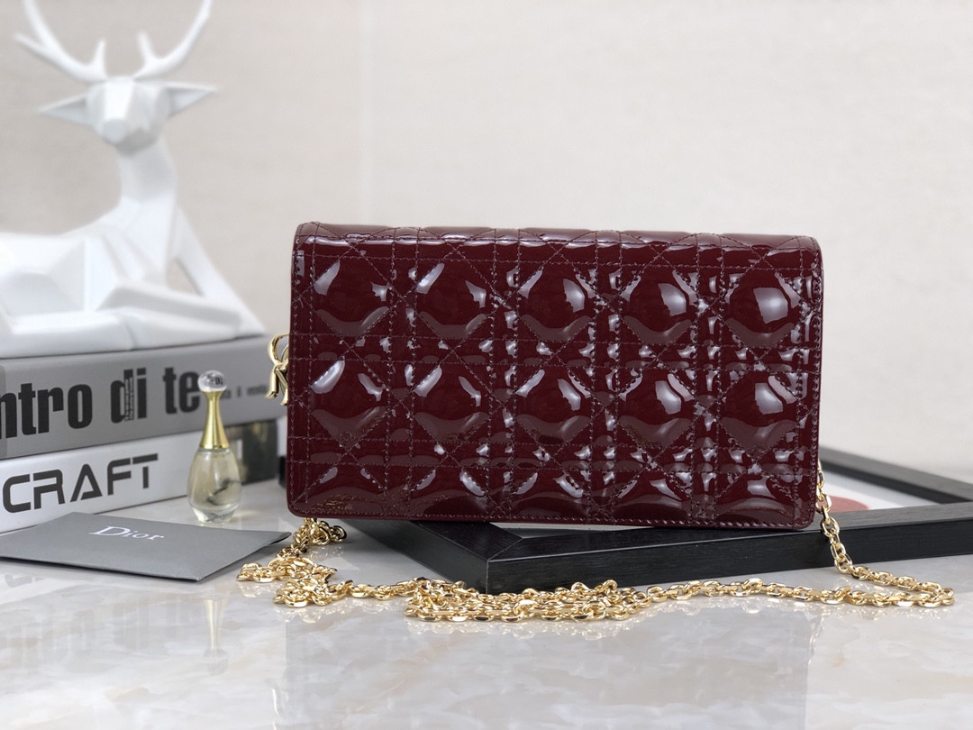 lady D*or pouch red patent cannage calfskin 8.5 x 4.5 x 1 inches