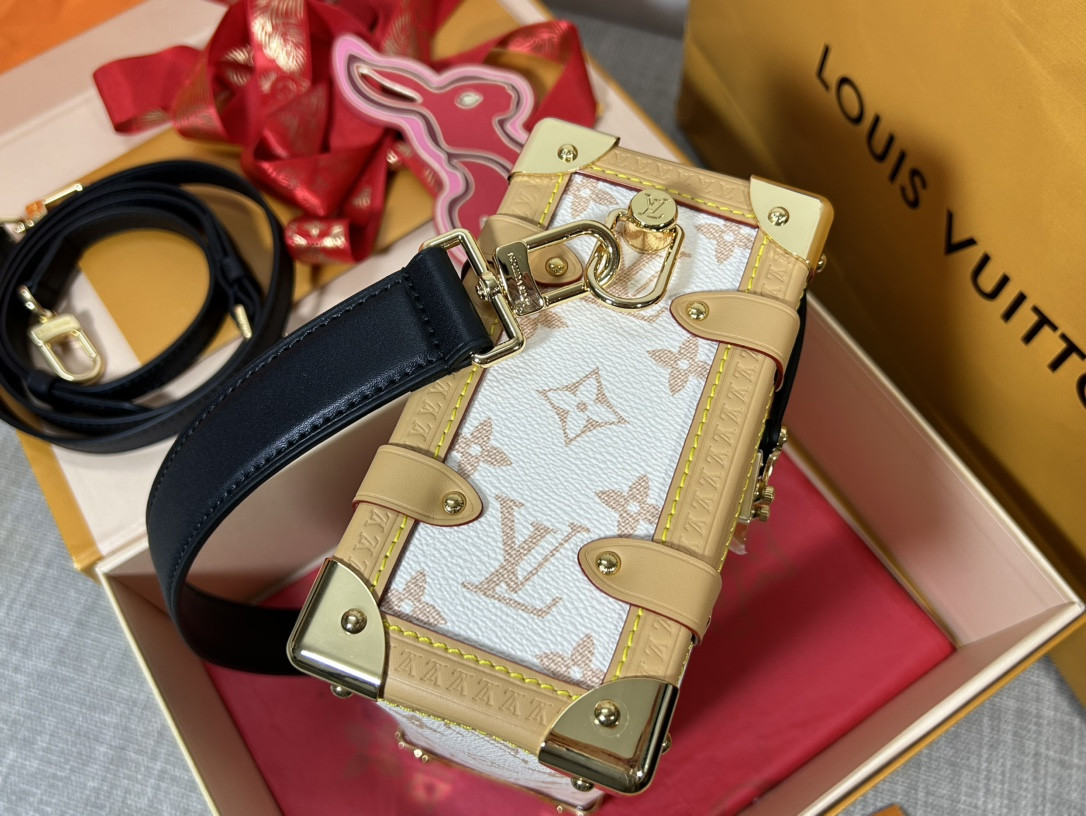 LV Side Trunk MM M46907 8.3 x 5.5 x 2.4 inches