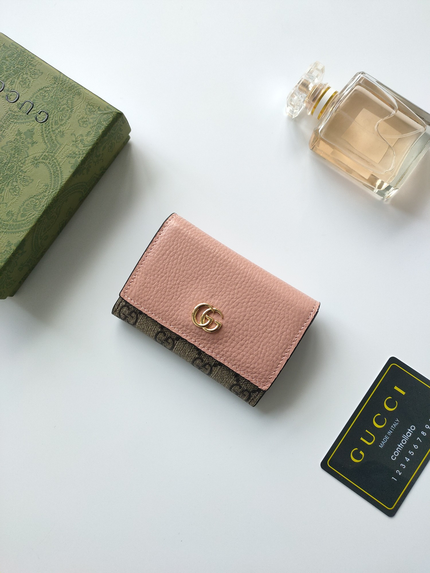 G*u*i gg card case wallet