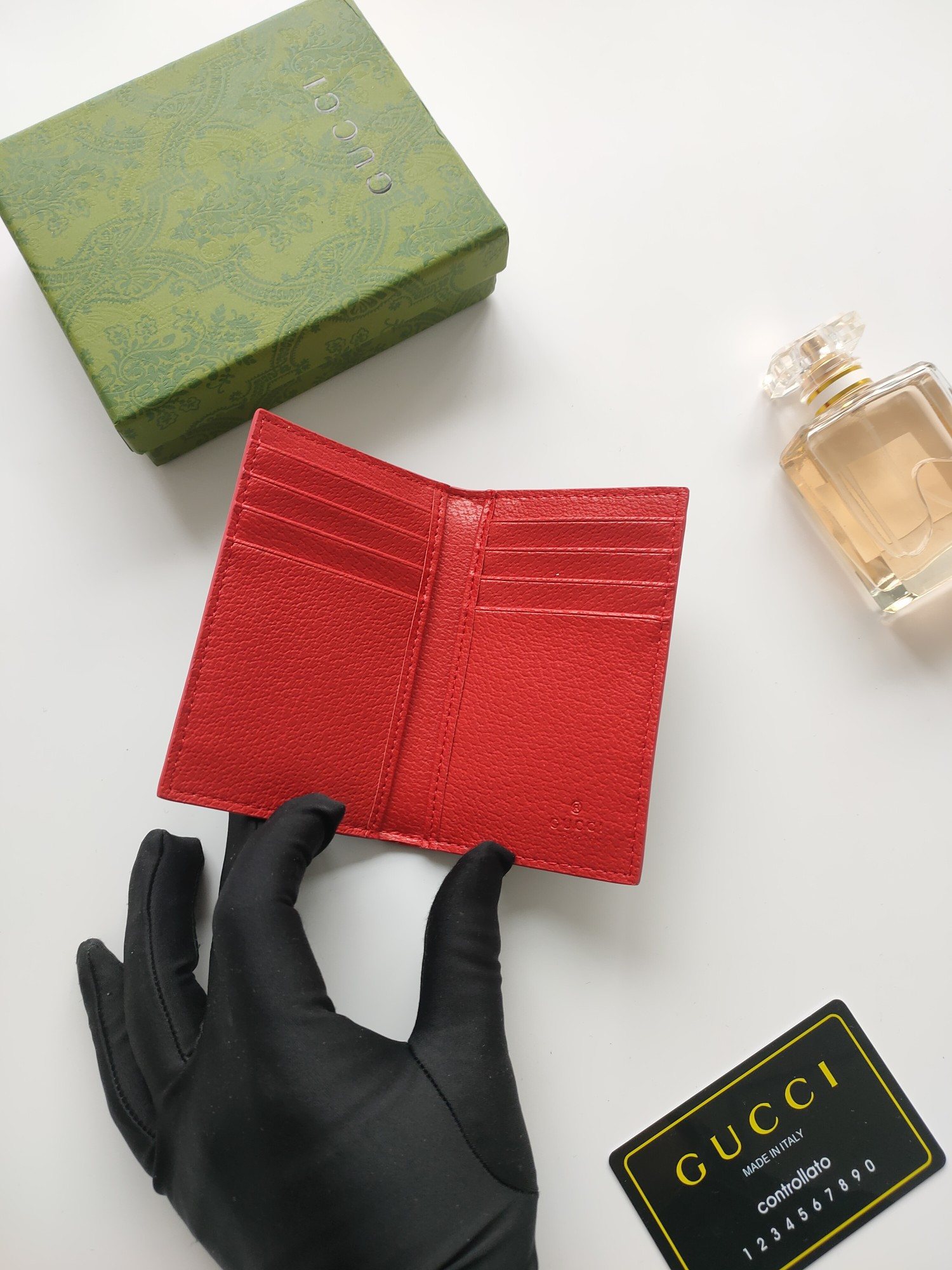 G*u*i gg  card case wallet