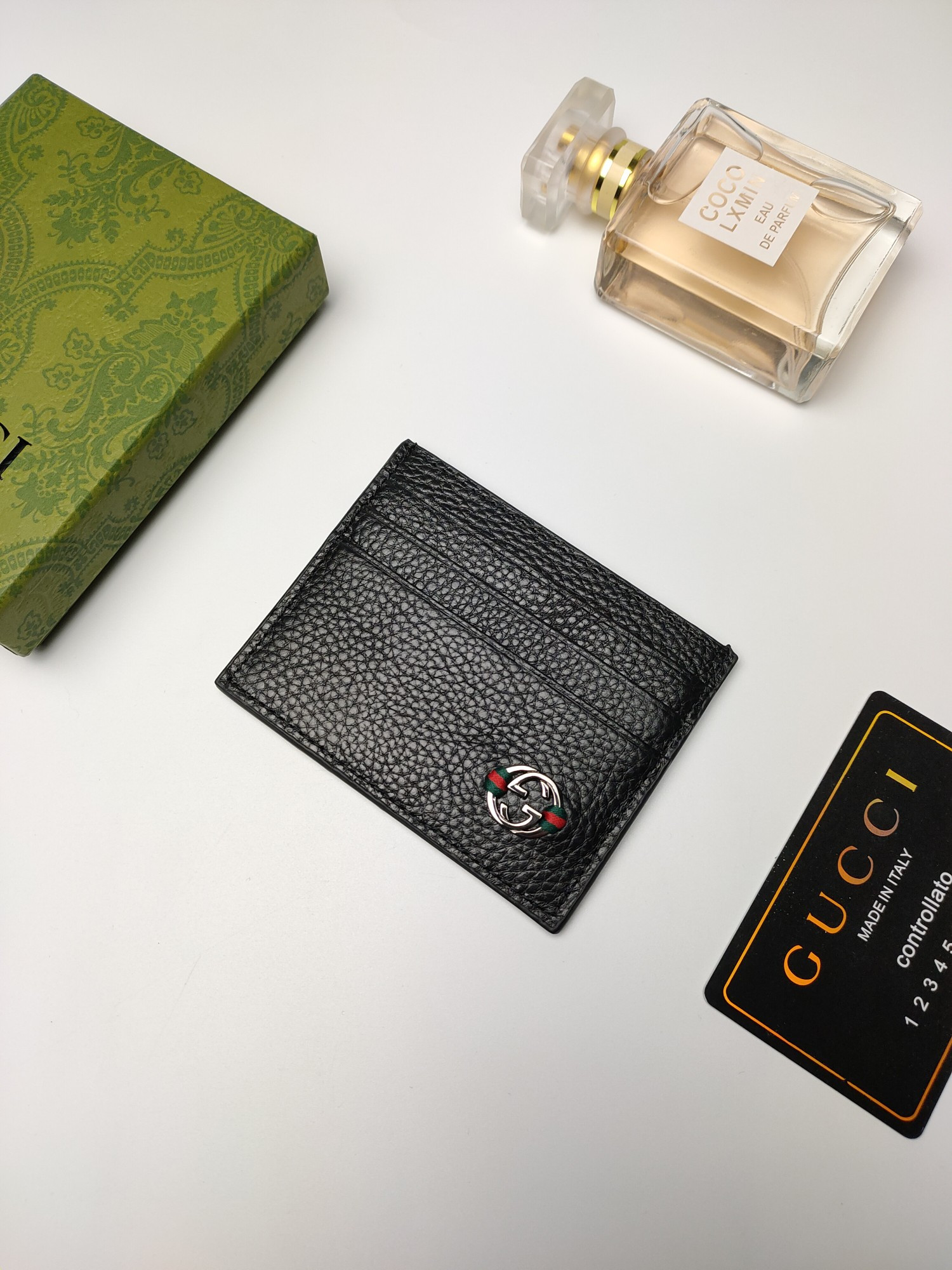 G*u*i gg  card case wallet