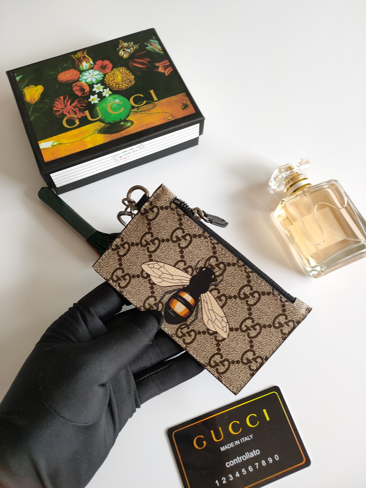 G*u*i gg  card case wallet