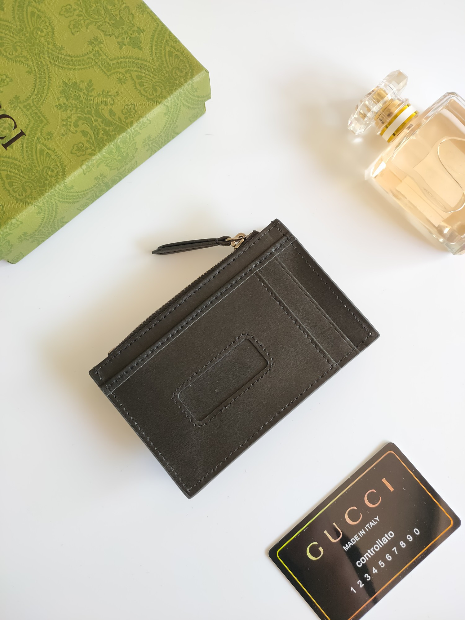 G*u*i gg card case wallet
