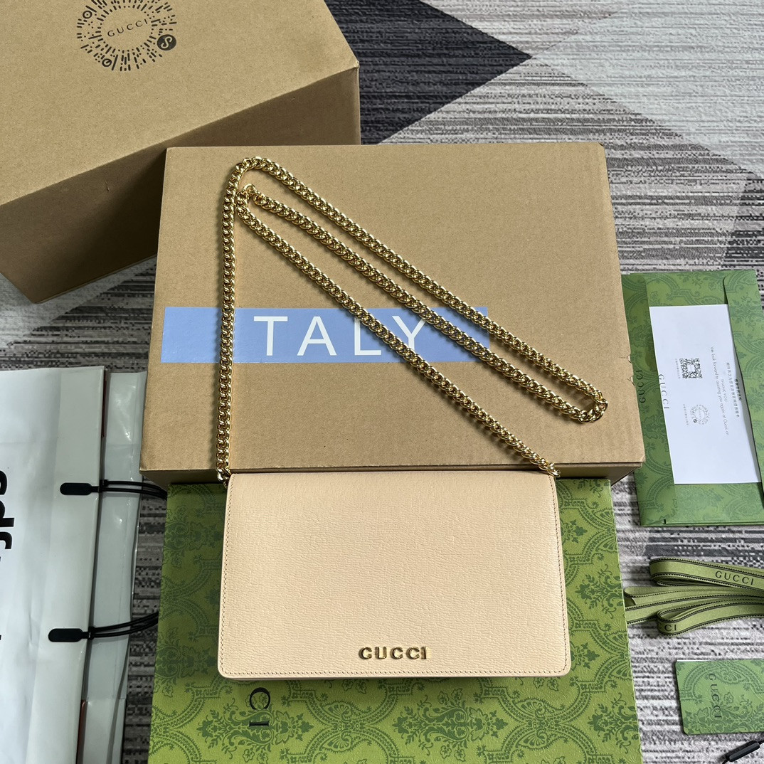 chain wallet with G*u*i script light beige 7.8"w x 5"h x 1.6"d