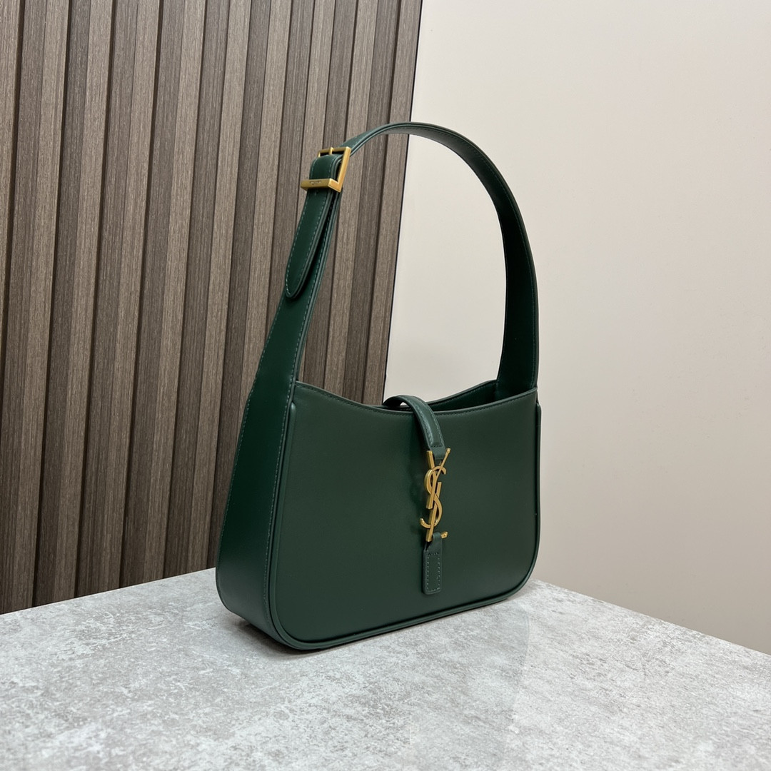 Y*L le 5 À 7 in smooth leather vert fonce 9 x 6.3 x 2.5 inches