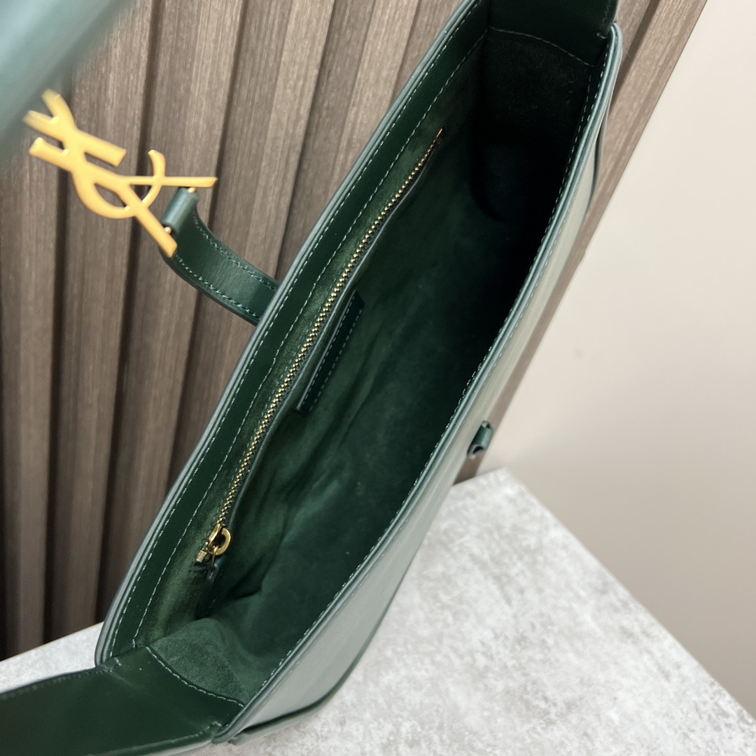 Y*L le 5 À 7 in smooth leather vert fonce 9 x 6.3 x 2.5 inches