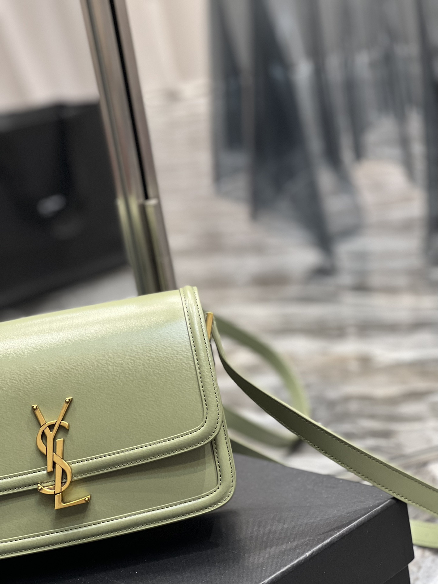 y*l solferino medium satchel in box Sa**t Lau*nt light green 9.1 x 6.3 x 2.4 inches