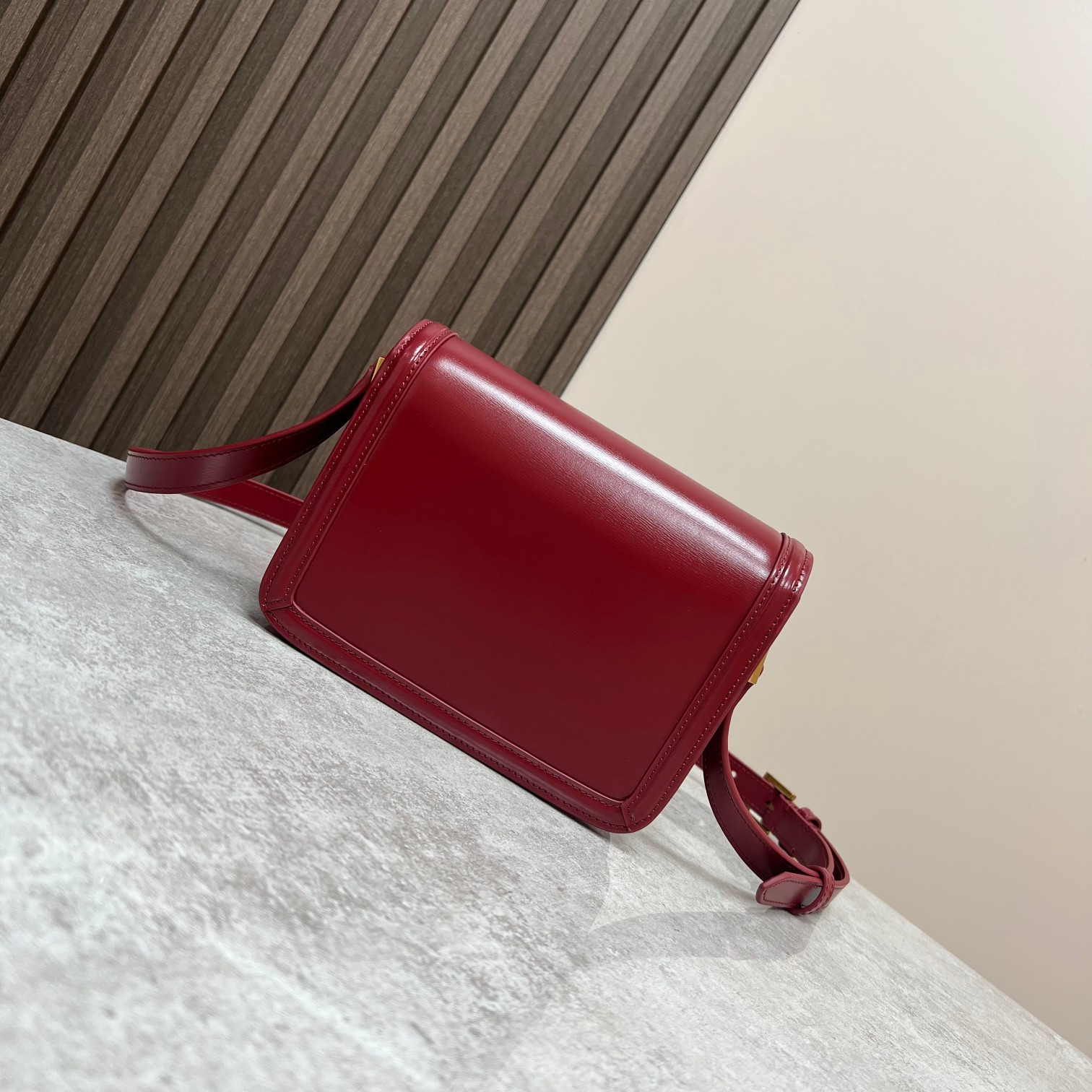 y*l solferino small satchel in box Sa**t Lau*nt red 7.4 x 5.1 x 1.9 inches