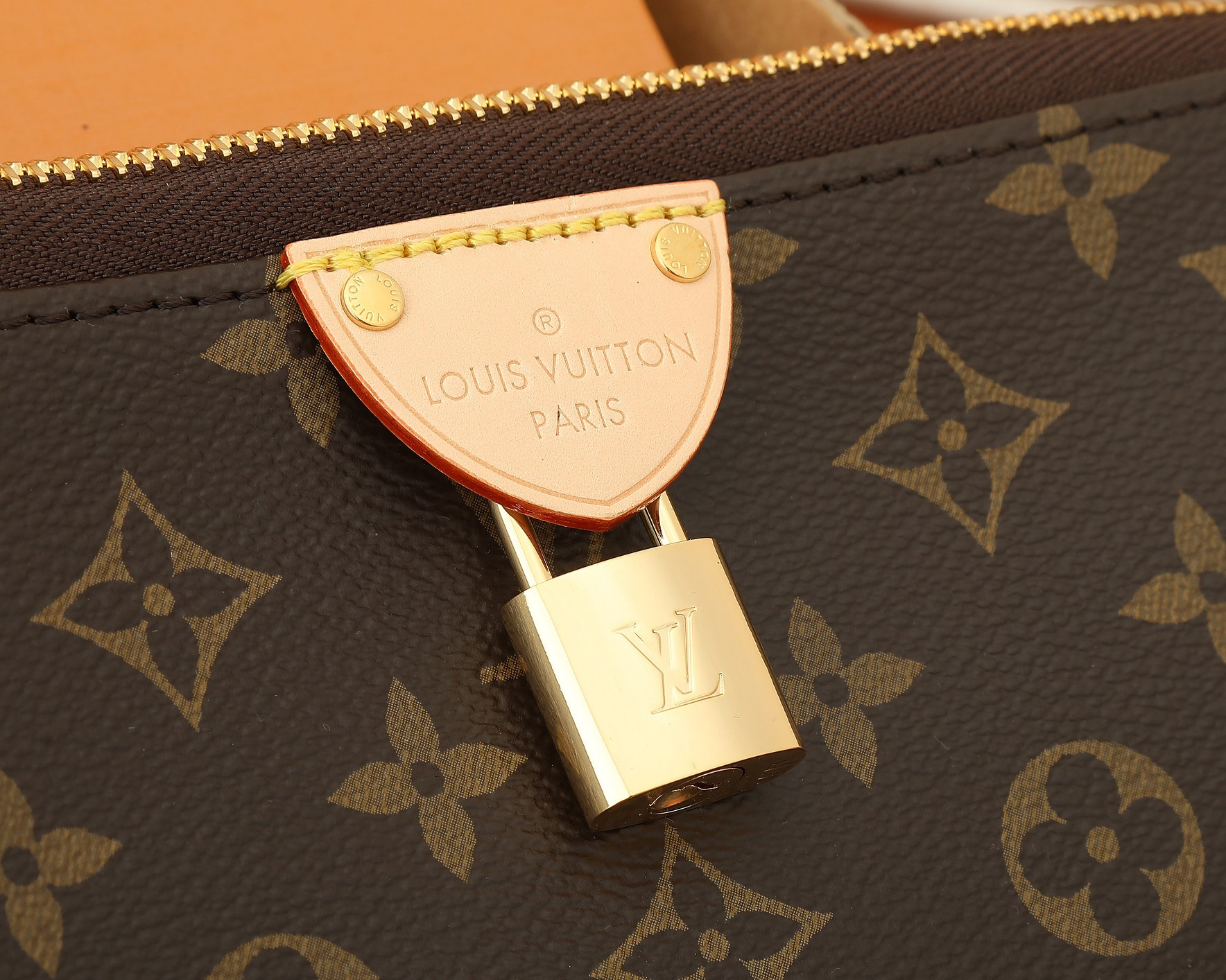 LV M47123 Pochette Tirette 22 x 12 x 5.5 cm