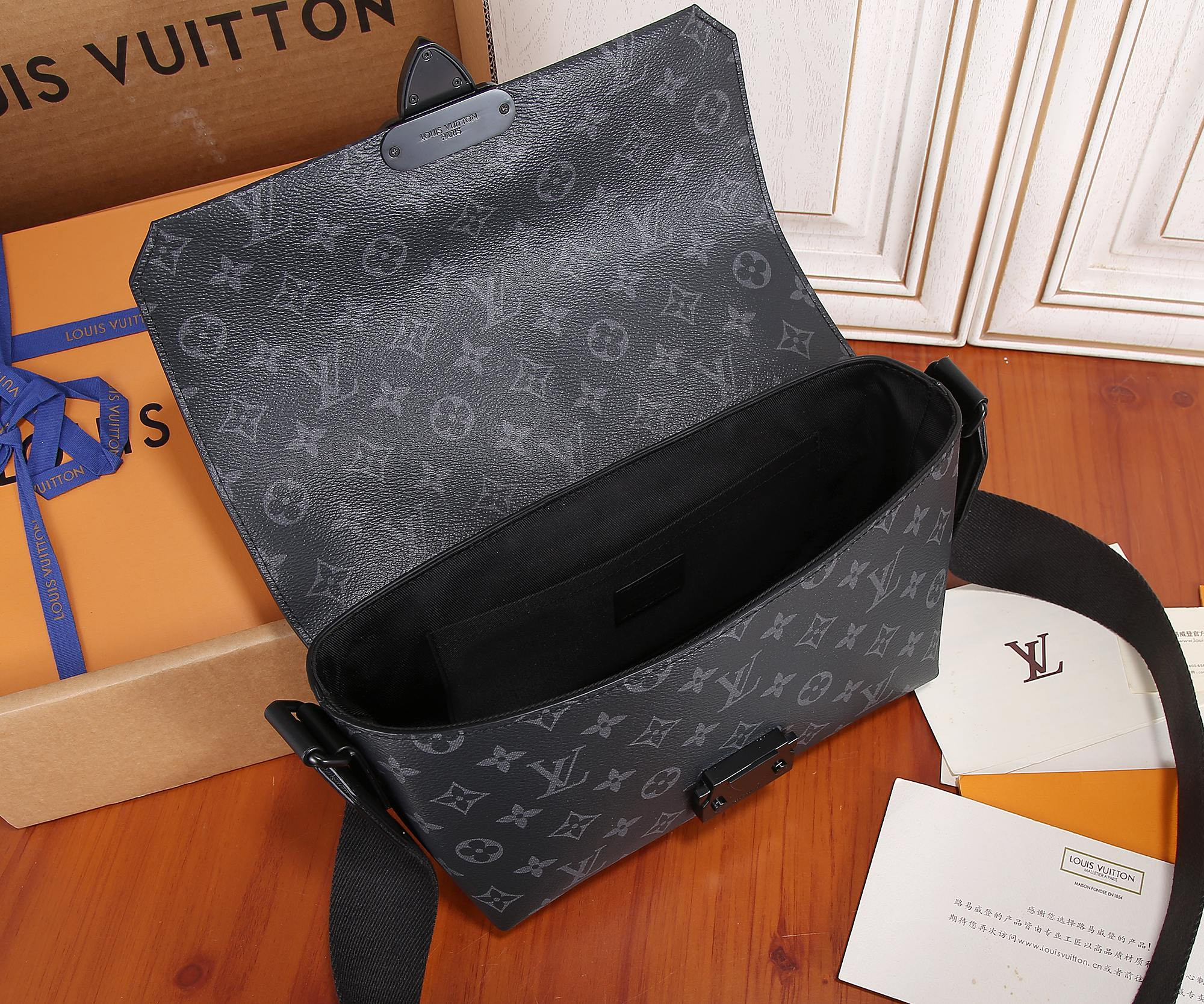 LV M46794 S-Cape Messenger 28 x 16 x 10 cm