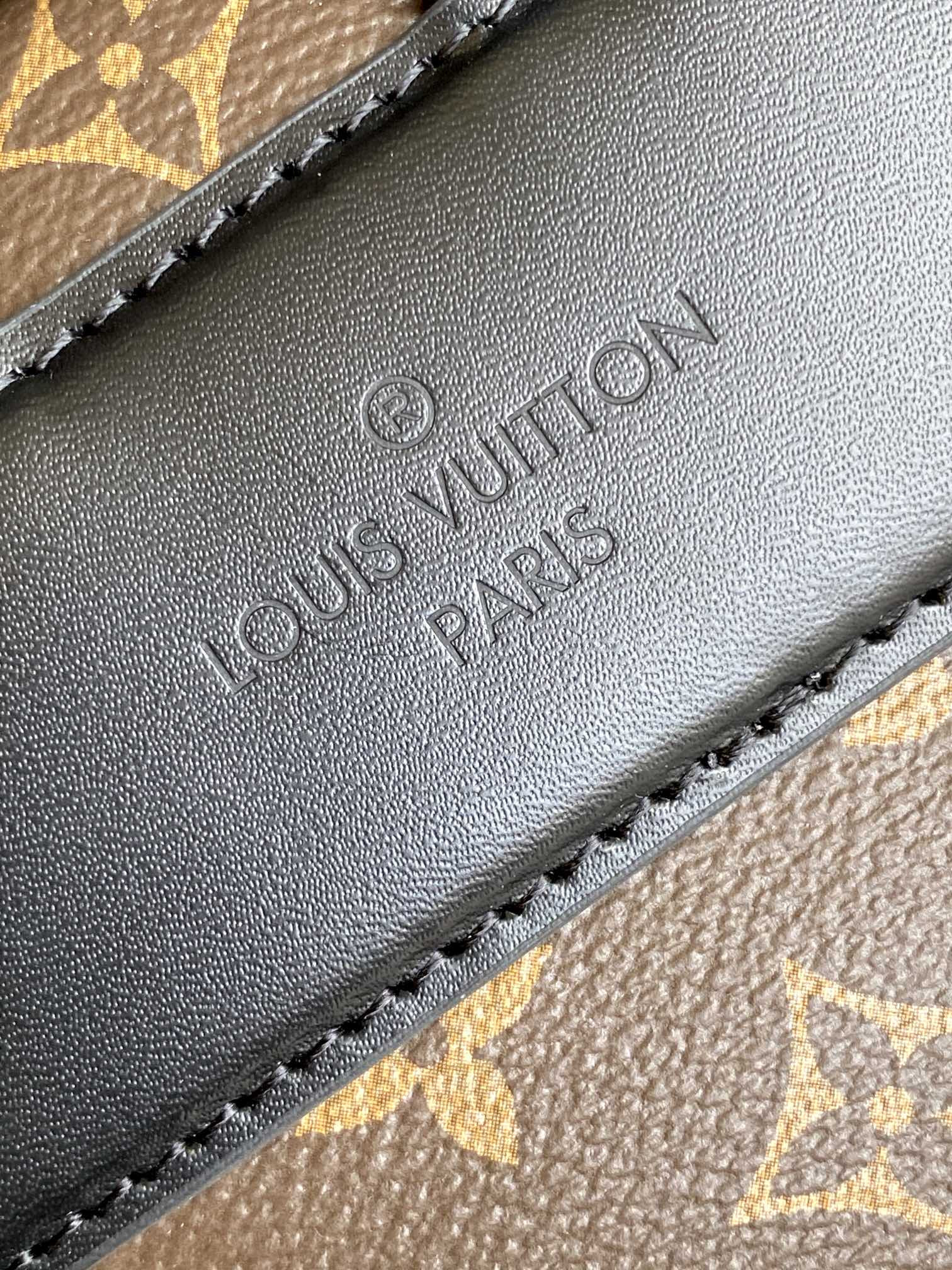 LV M43421 22 x 44 x 15 CM