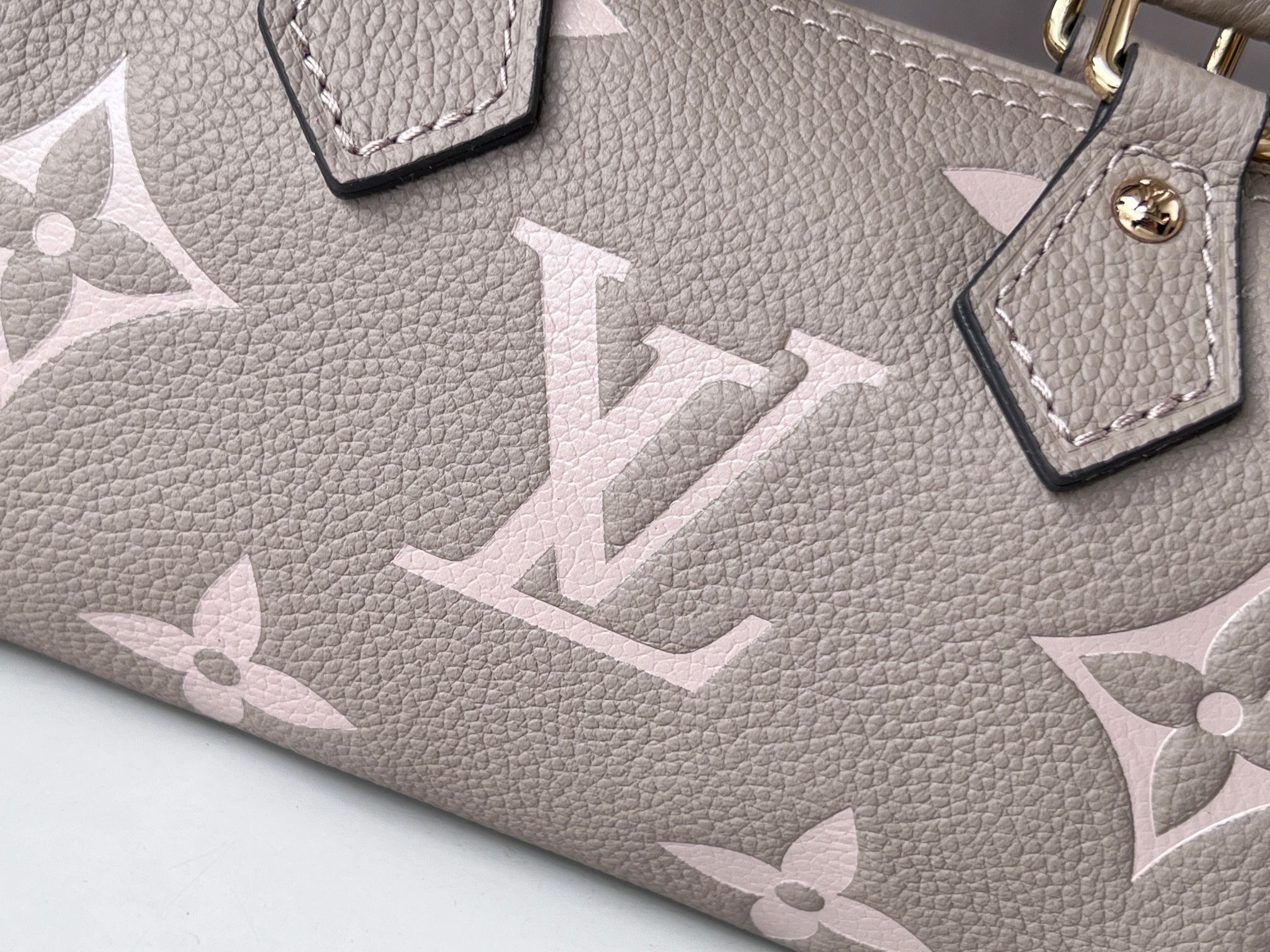 LV Nano Speedy M82890 16 x 11 x 9 CM