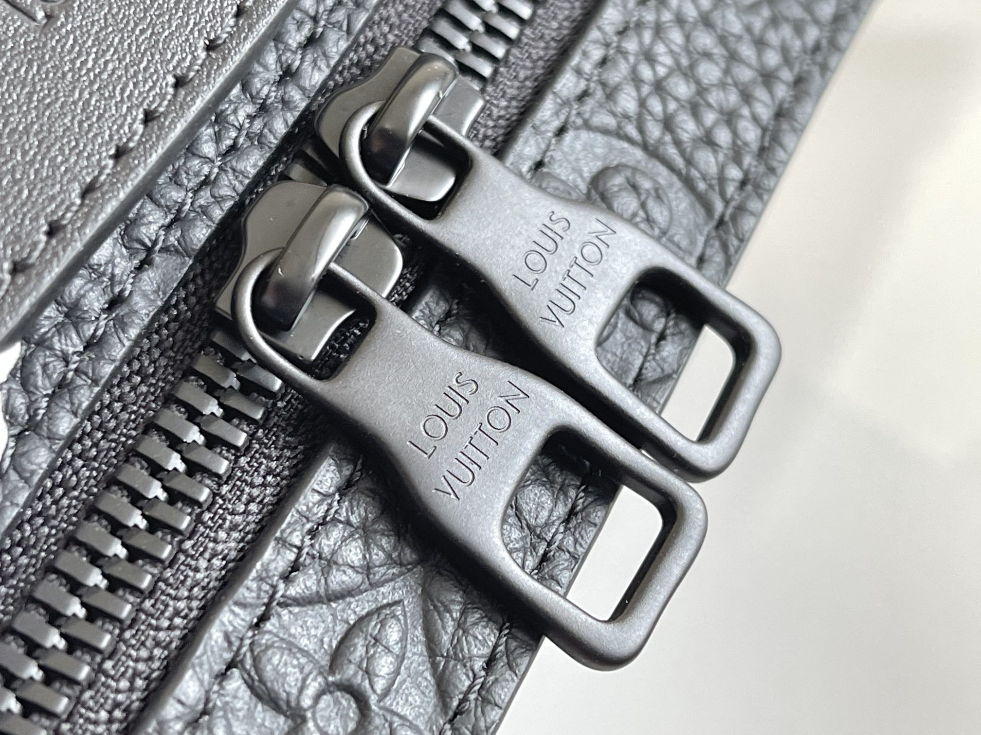 LV M59163 Outdoor Messenger 10.2 x 7.9 x 4.1 inches