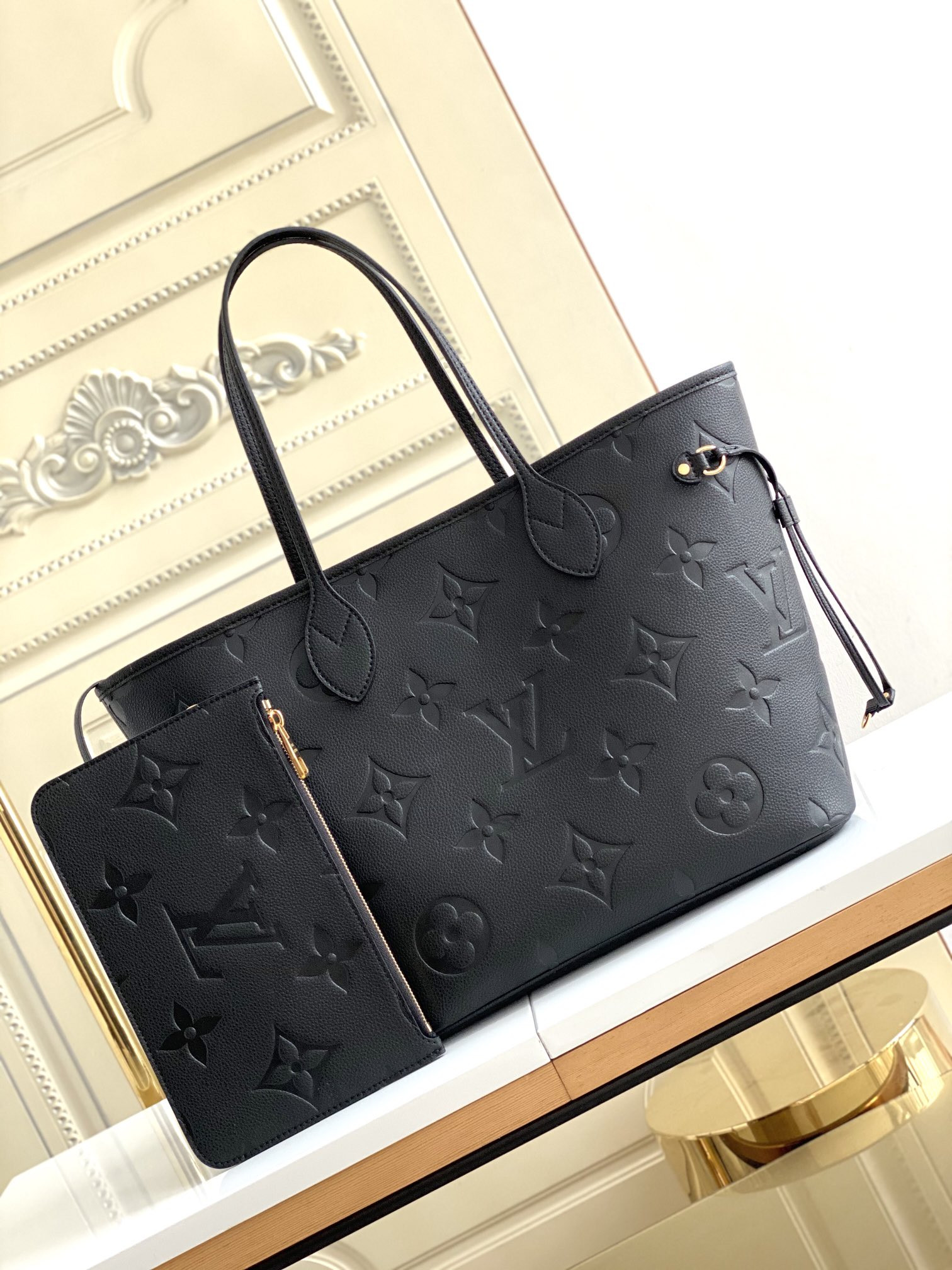 LV M45685 Neverfull MM 12.6 x 11.4 x 6.7 inches Without Box