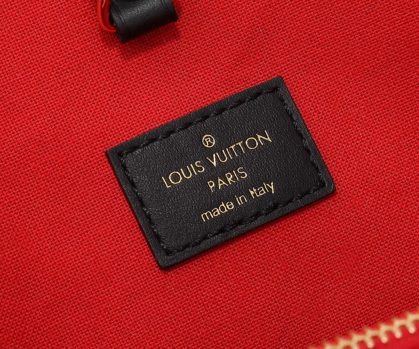 LV OnTheGo Voyage M46823 16.9 x 13 x 7.3 inches